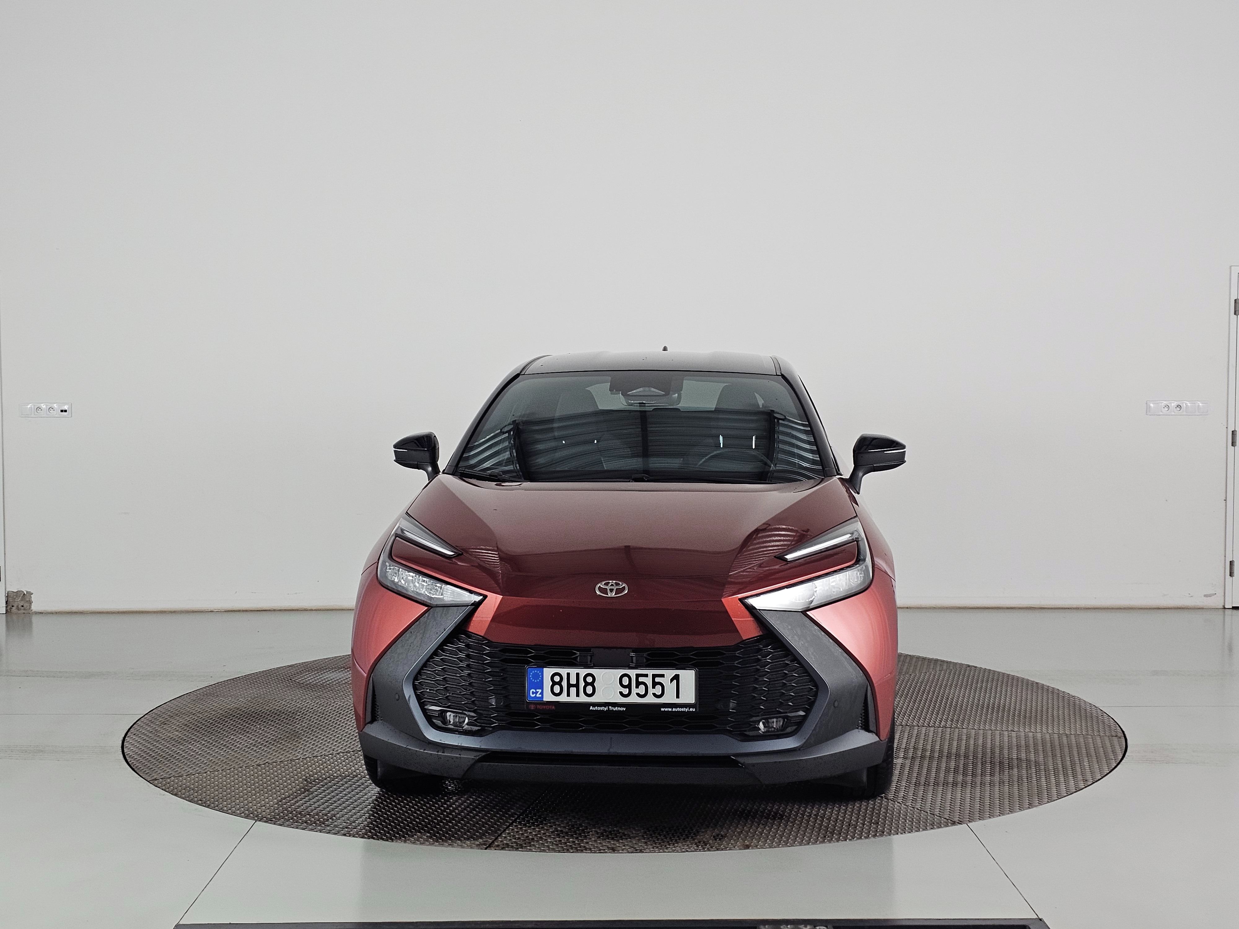 Toyota C-HR, 1.8 HEV 140k Style - fotka 2