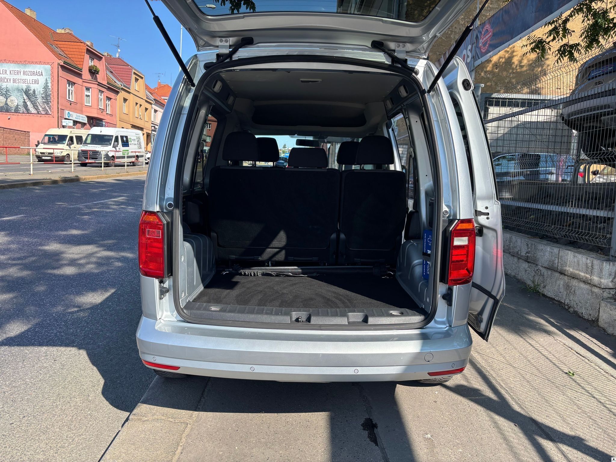 Volkswagen Caddy, 1.4TSi 92KW/2017/DSG.5MÍST.1MA - fotka 5