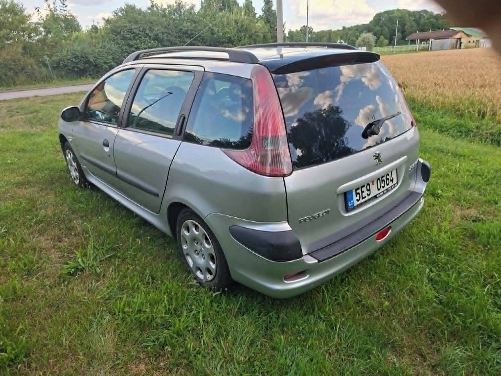 Peugeot 206, kombi, benzín+LPG - fotka 5