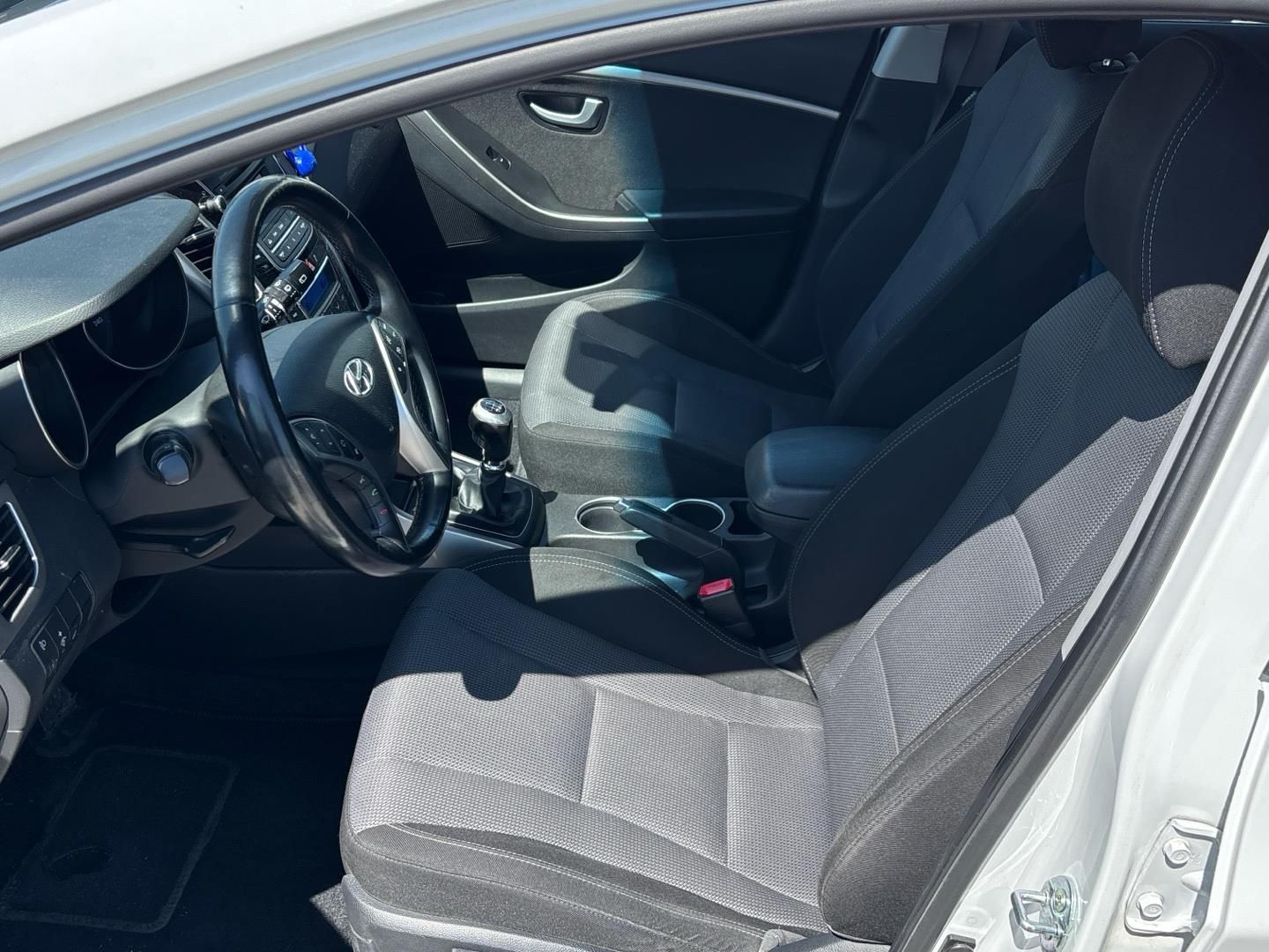 Hyundai i30, 1.6 GDi / 99 kW - fotka 6
