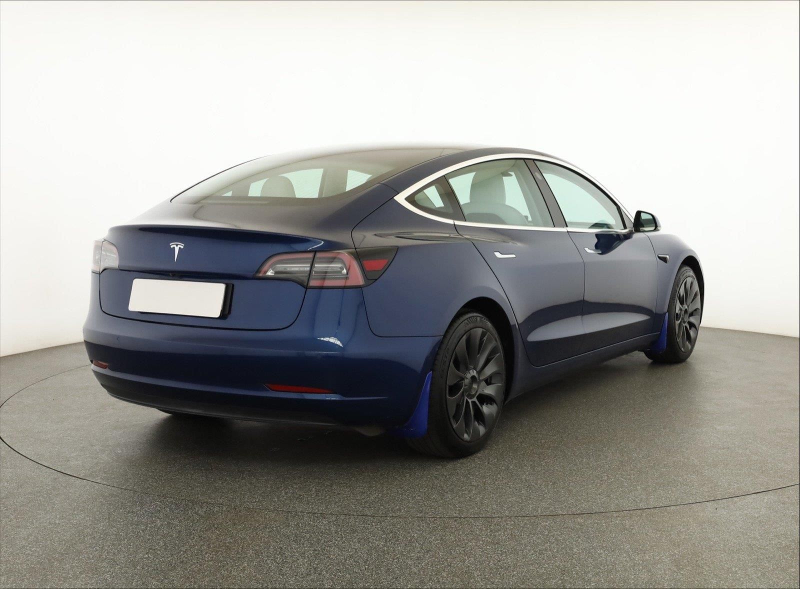 Tesla Model 3, Long Range 4WD 78kWh, SoH 85% - fotka 5