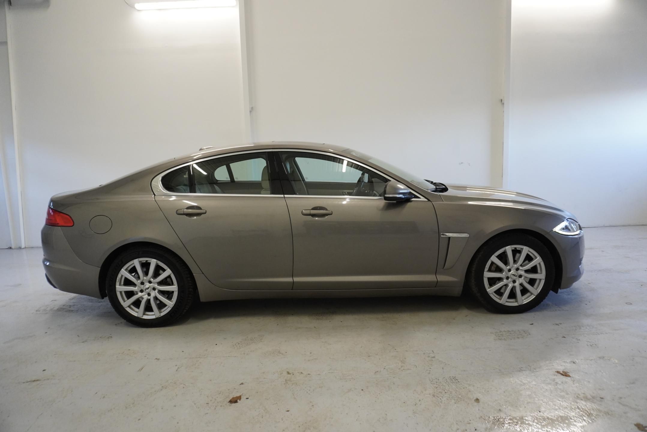 Jaguar XF, 3.0D 202kW S-PORTFOLIO - fotka 5