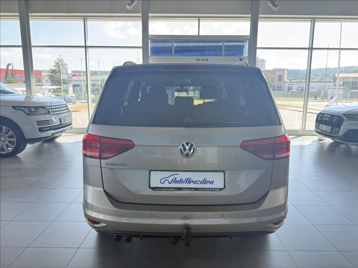 Volkswagen Touran, 2,0   TDI 110kW,1.MAJ,7MÍST,TA - fotka 5