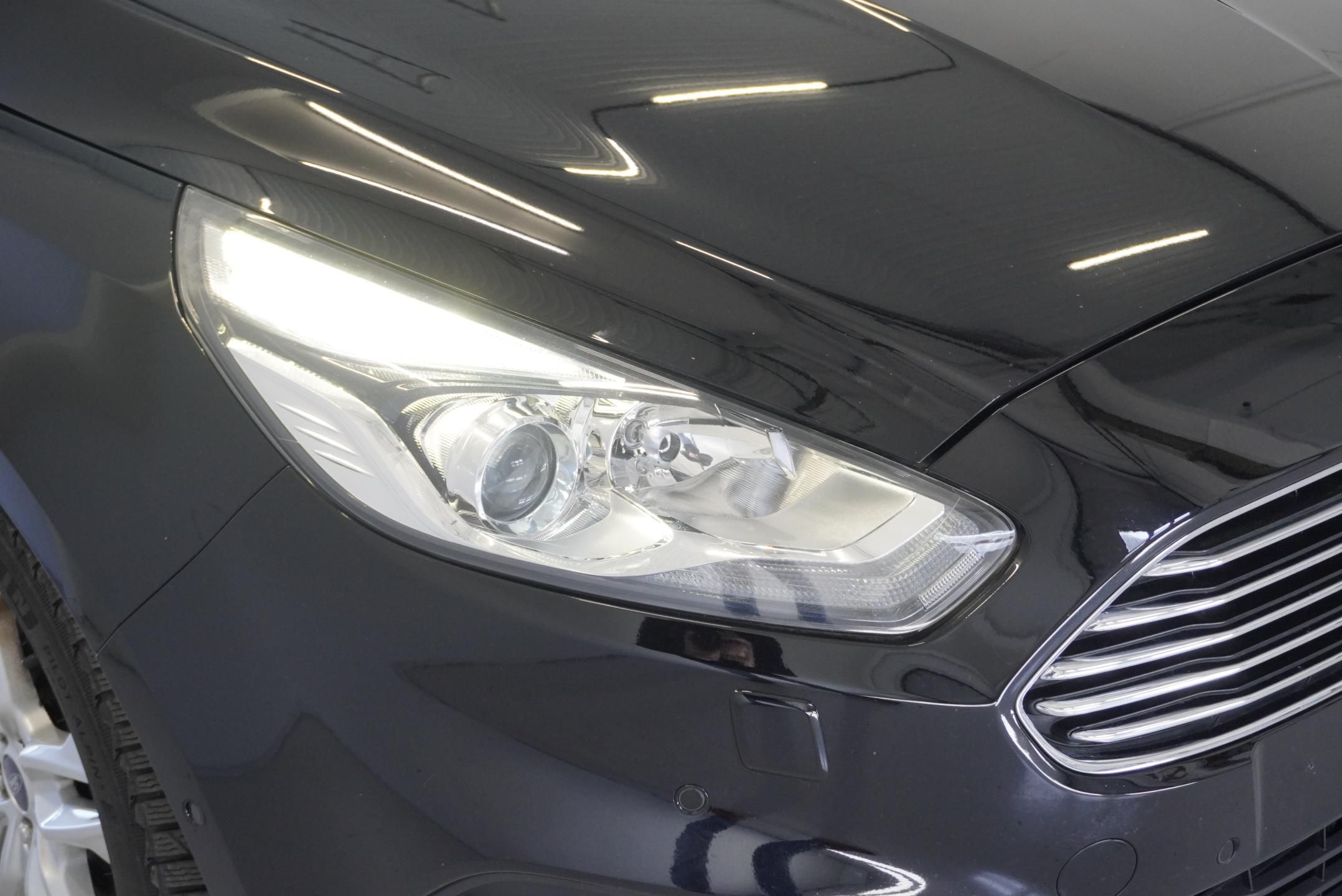 Ford S-MAX, 2.0 ECOBOOST,7MÍST,138 000KM! - fotka 4