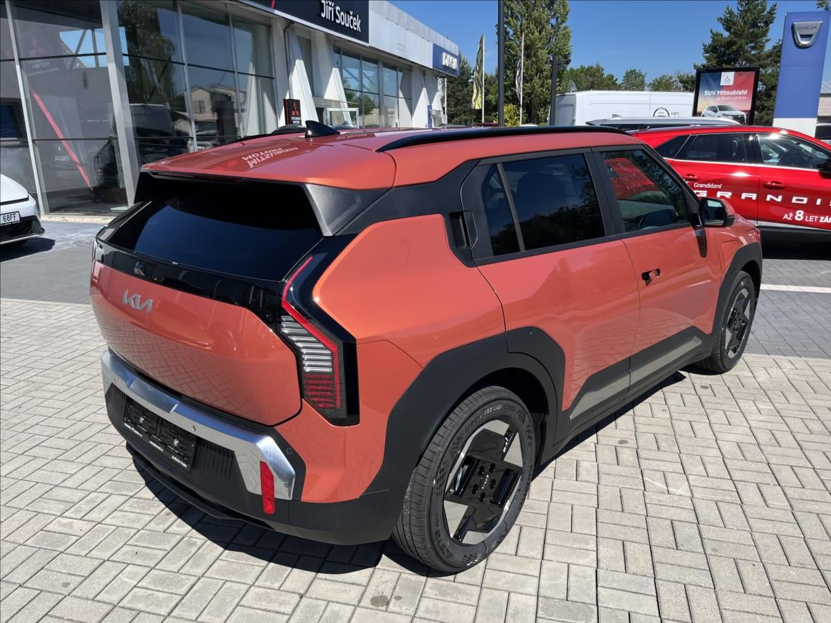 Kia EV3, 150 KW + 81,4 KWH V2L  EARTH - fotka 5
