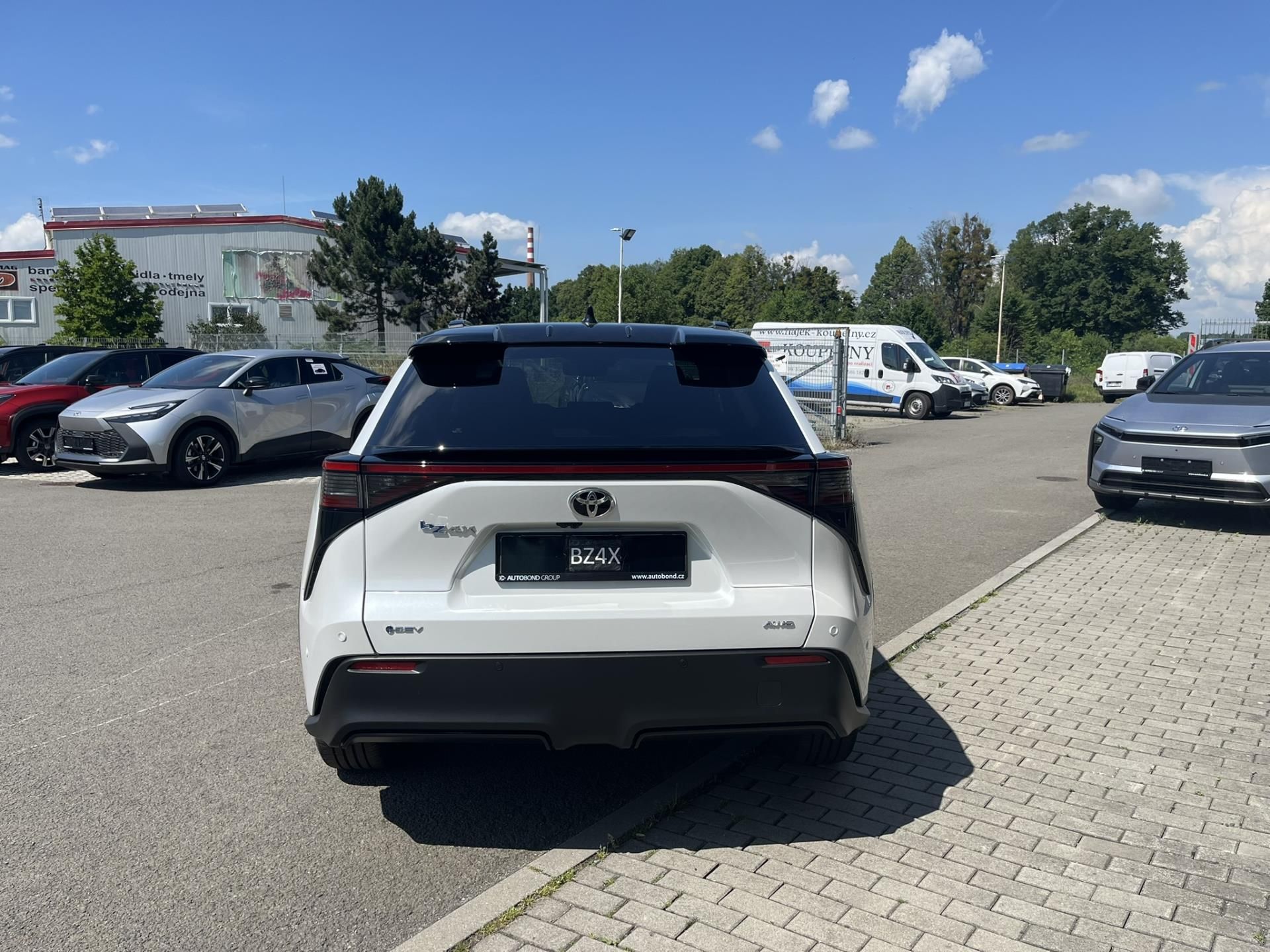 Toyota bZ4X, BEV 4x4 EXECUTIVE VIP 73,1kWh - fotka 6