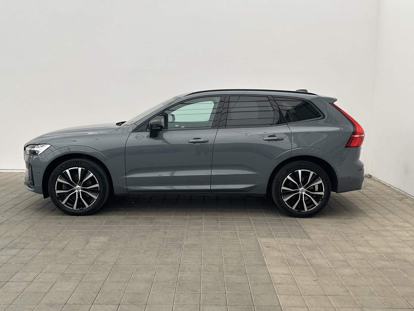 Volvo XC60, 2.0B4 145kW 4x4  ULTIMATE - fotka 3