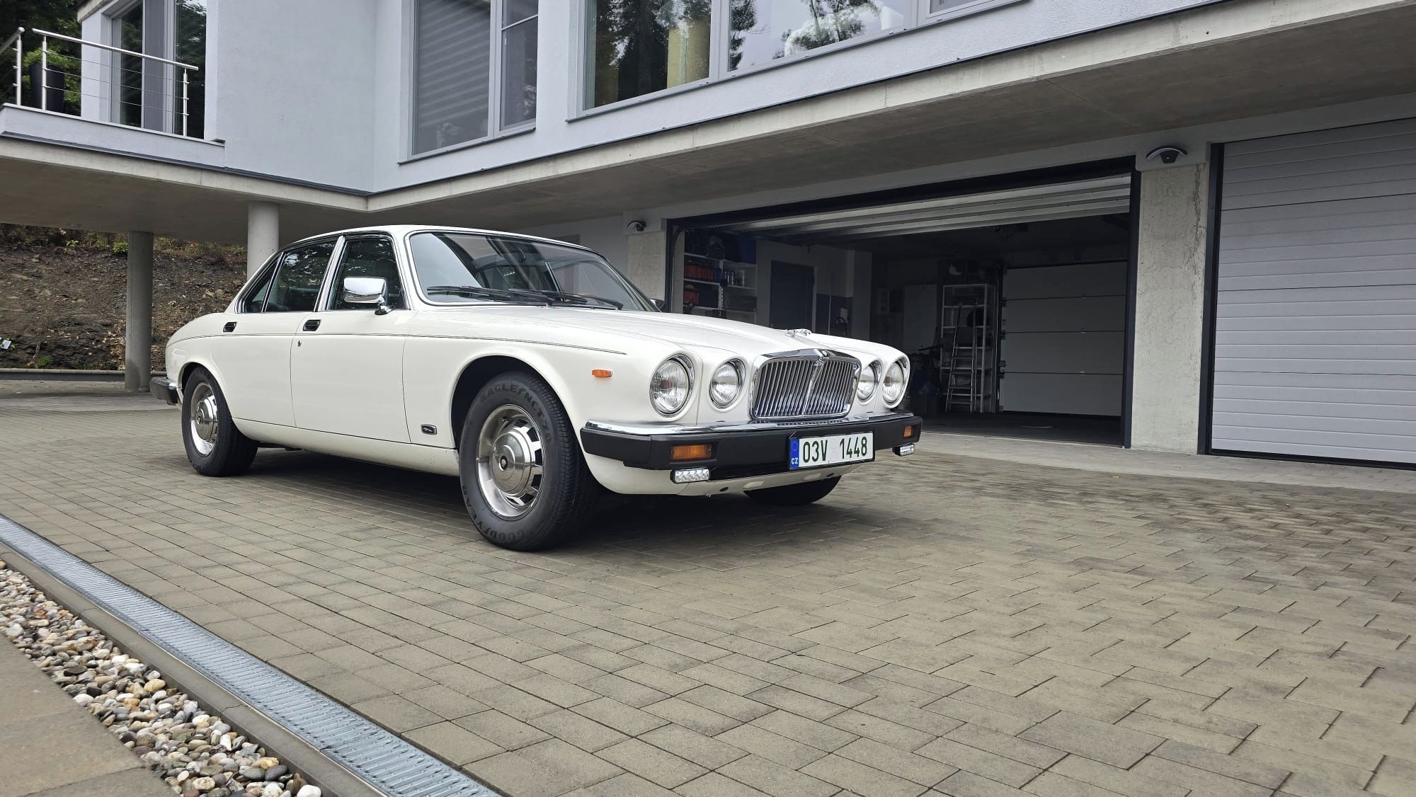 Jaguar XJ6 - fotka 6