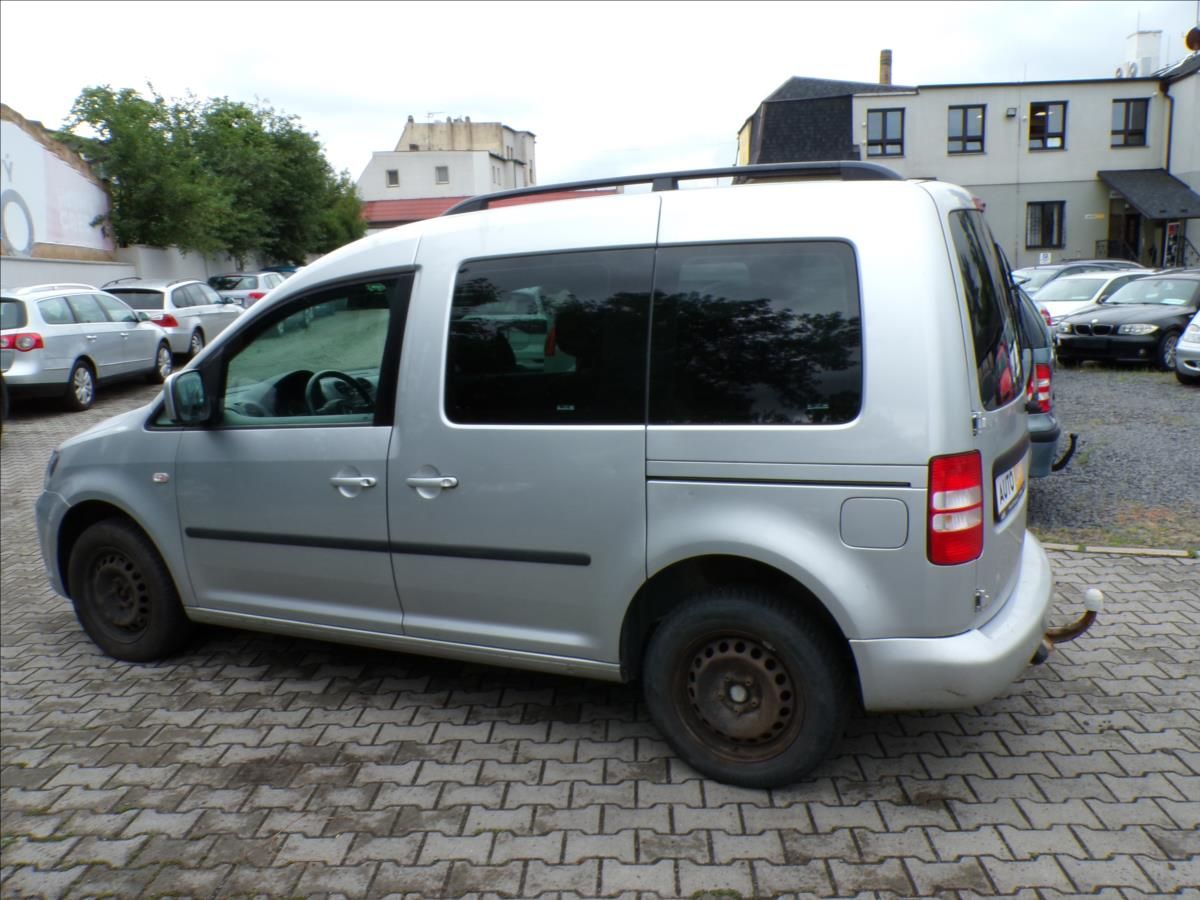 Volkswagen Caddy, 1,6 TDI  TAŘŽNÉ ZAŘÍZENÍ - fotka 6