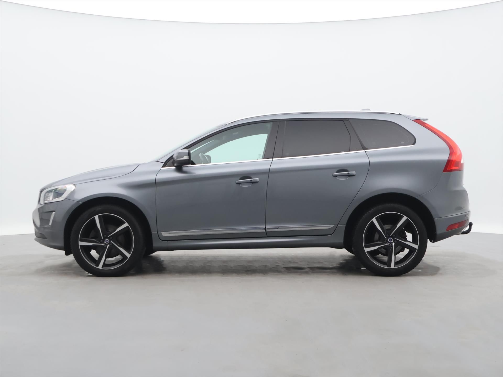 Volvo XC60, 2,0 D4 140kW Aut. Summum - fotka 4