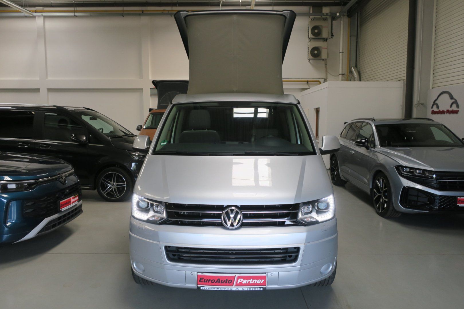 Volkswagen California, 2.0TDI Beach 4Mot. DSG Bi-XEN - fotka 6