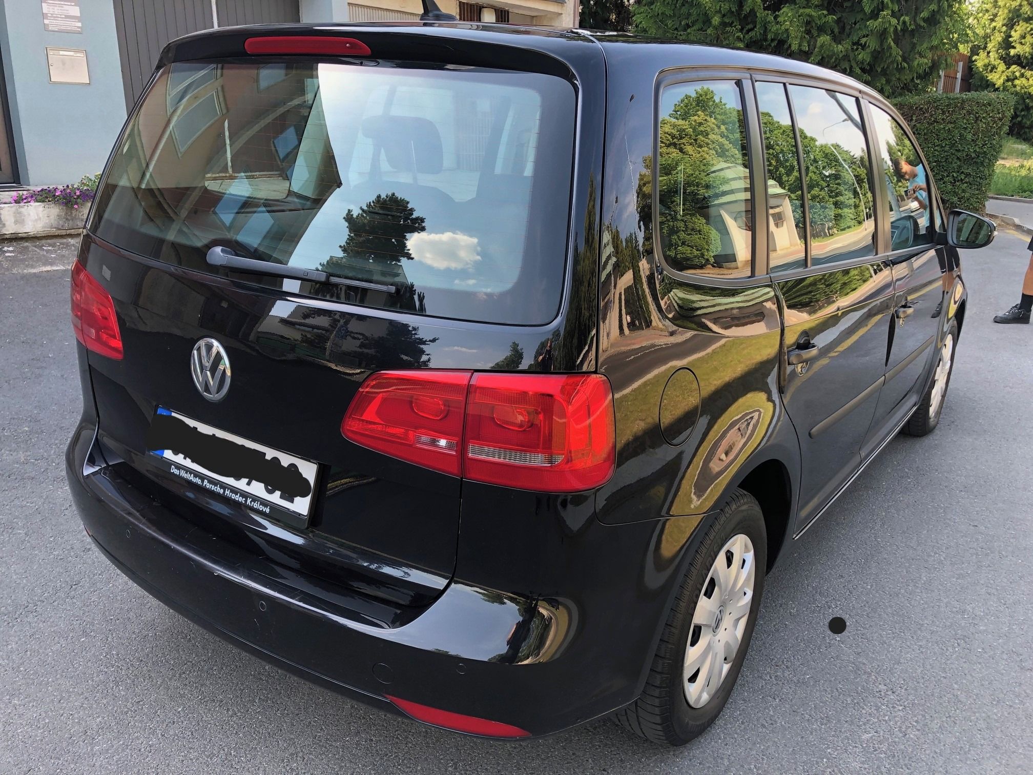 Volkswagen Touran, 1.6 TDI Servisováno - fotka 4
