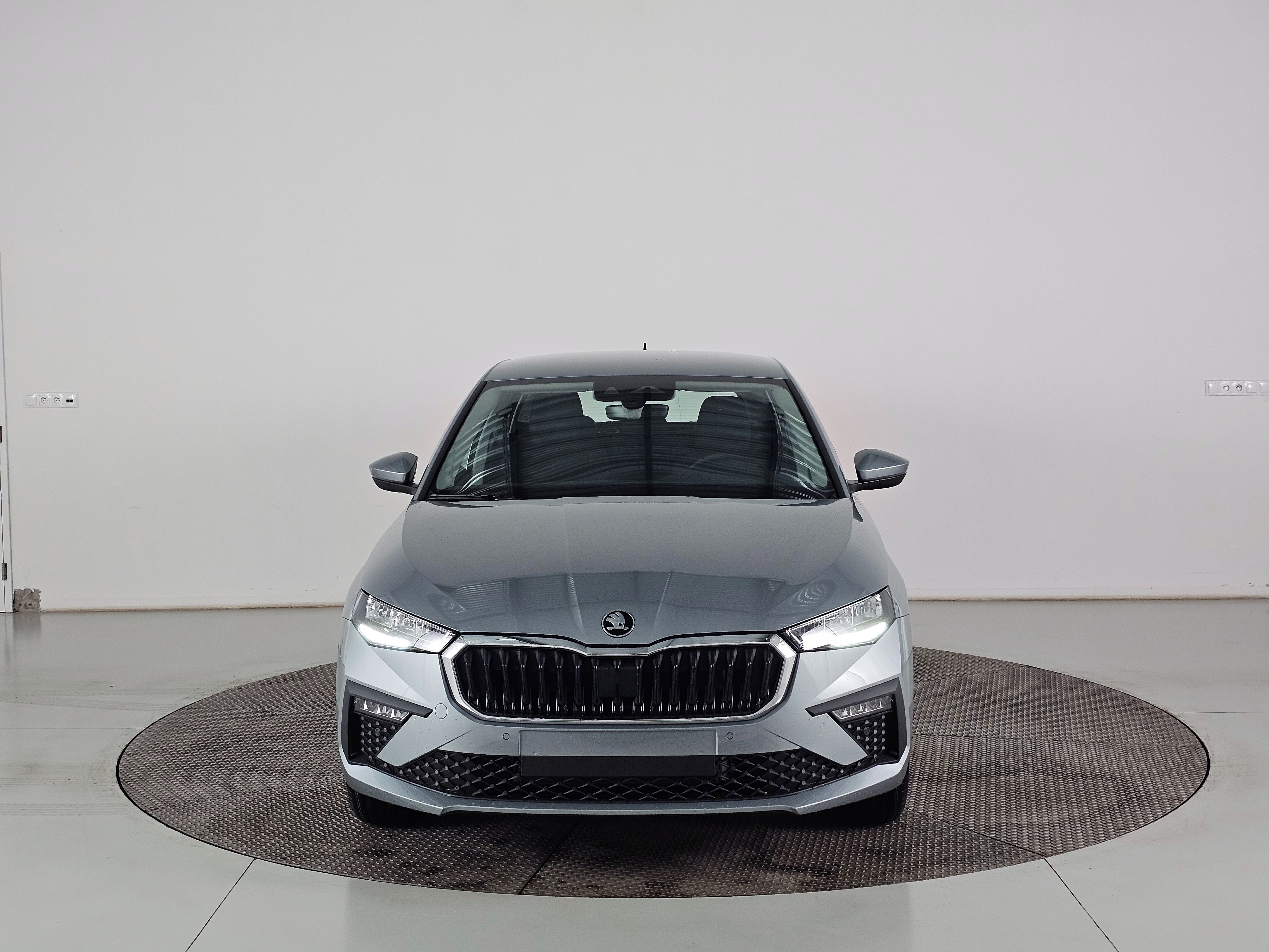 Škoda Scala, Classic 1.0TSI 85kW 6st man. - fotka 2