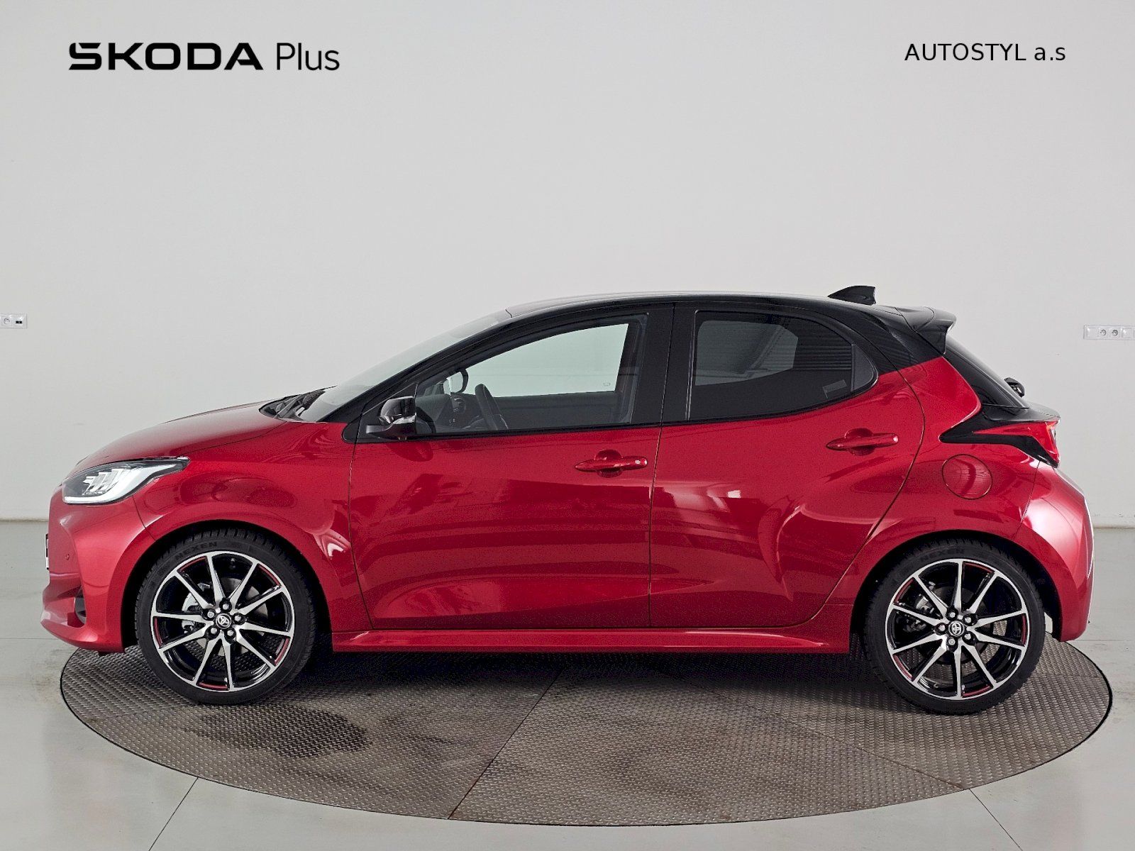 Toyota Yaris, 1.5 HEV 130k GR SPORT - fotka 3