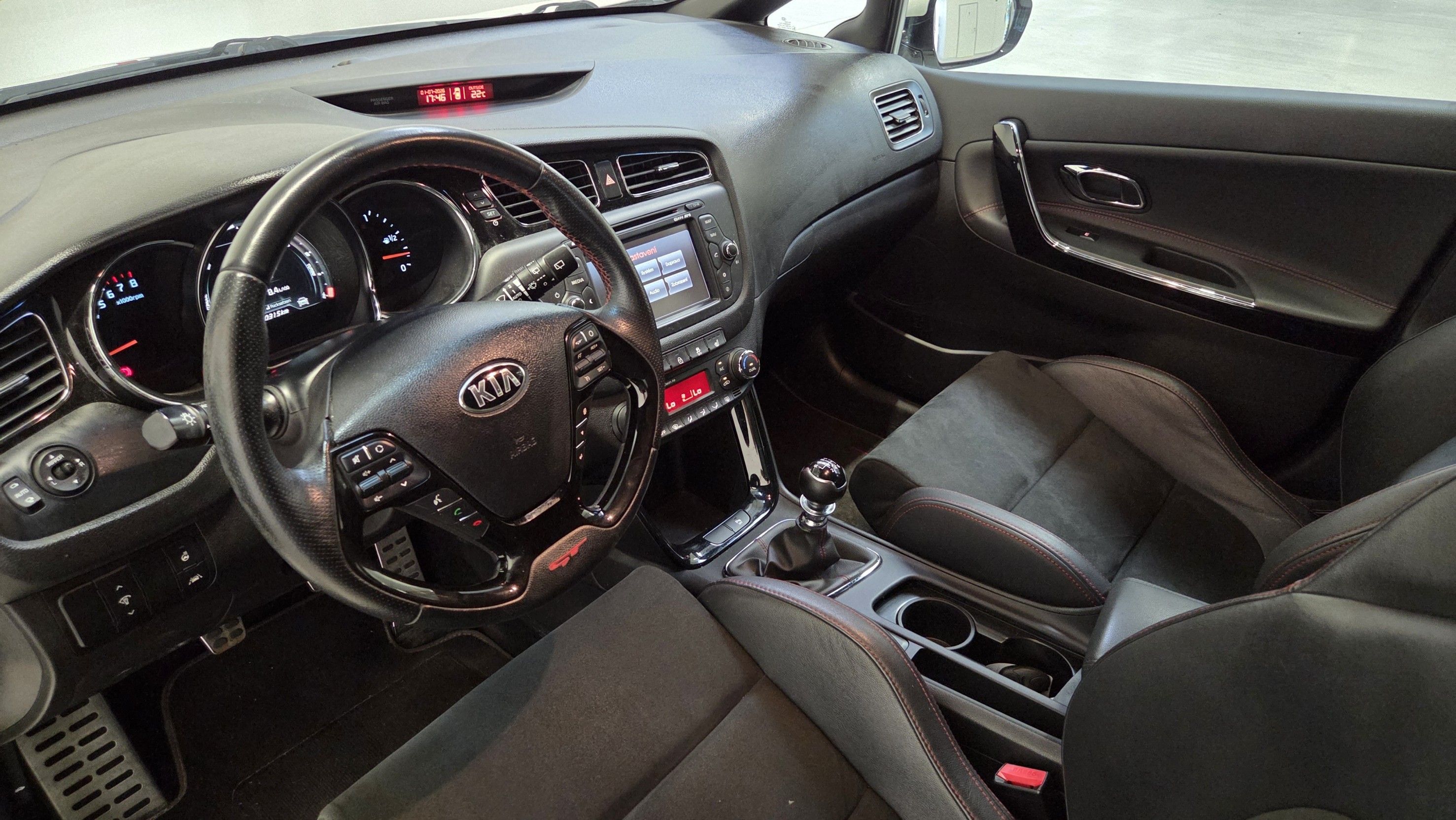 Kia Cee´d, 1.6 T-GDI 150 kW GT-Track - fotka 5