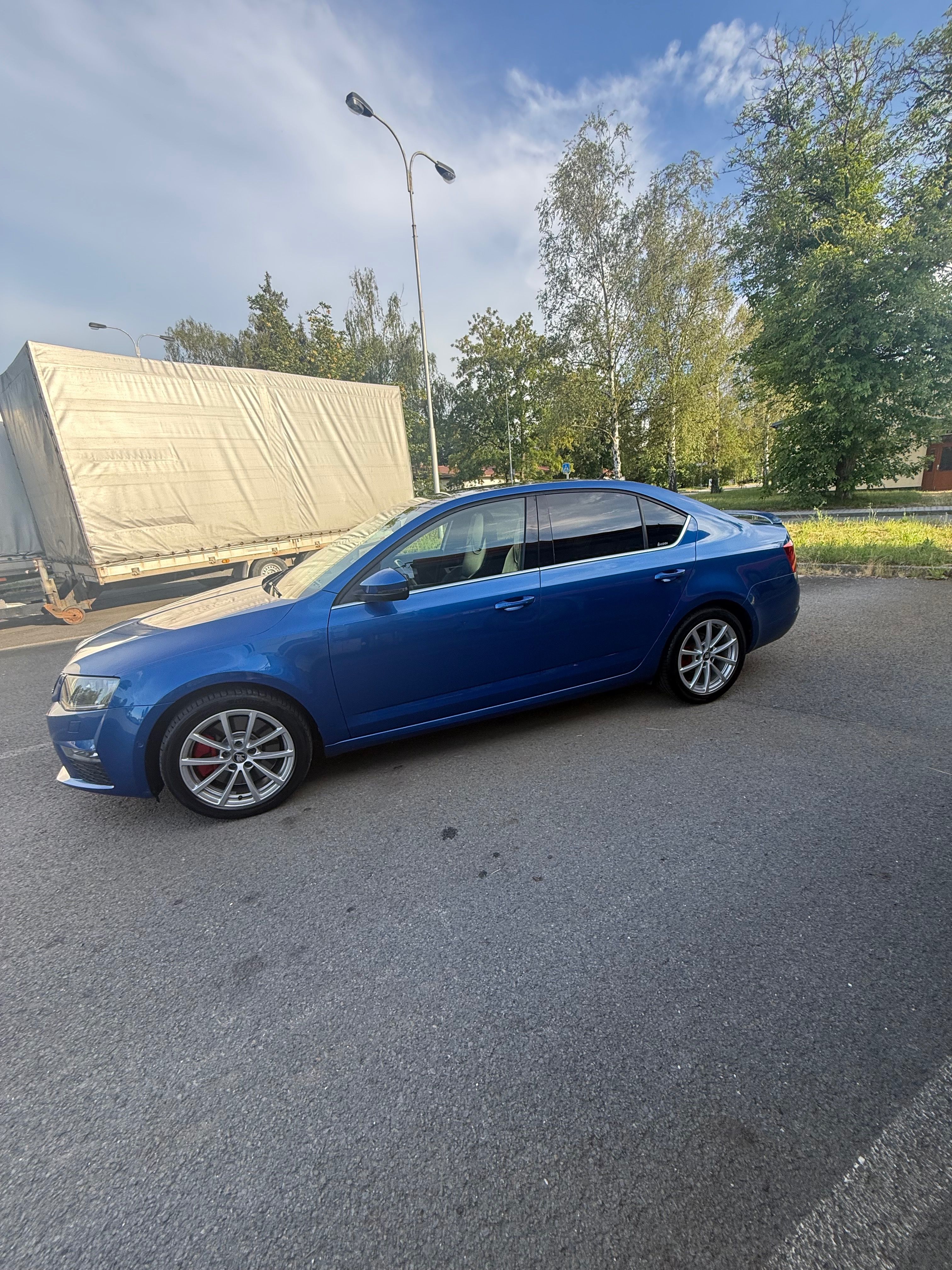 Škoda Octavia, RS 2.0 tsi, výborný stav - fotka 2