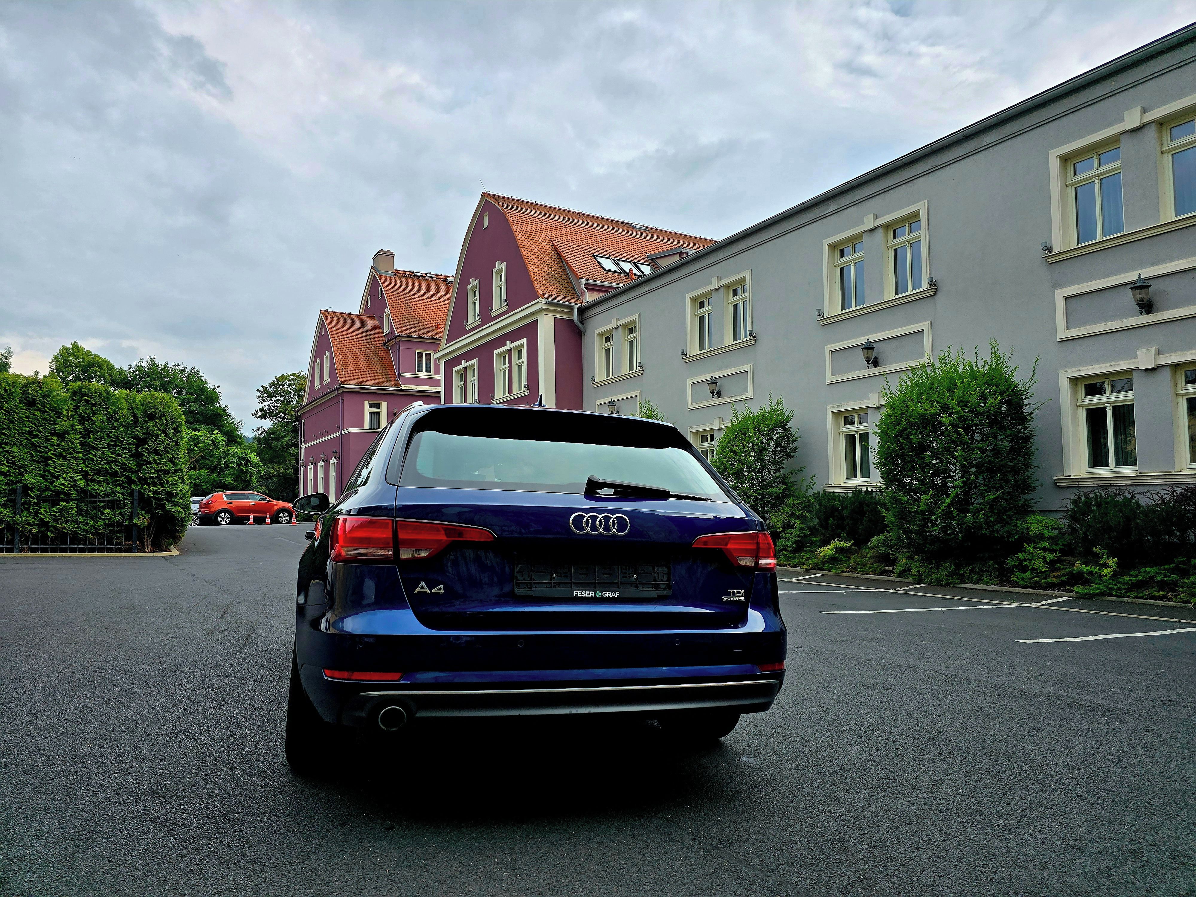 Audi A4, 2.0 tdi, 110kW, 4x4, S-line - fotka 6