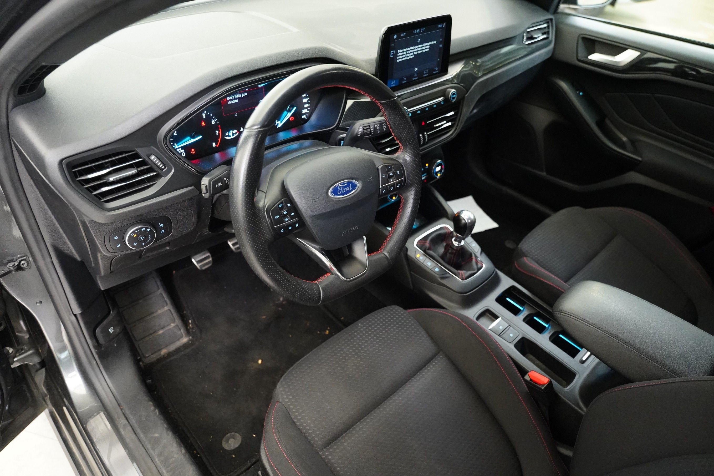Ford Focus, 1.0 EcoBoost 92 kW ST-Line - fotka 5