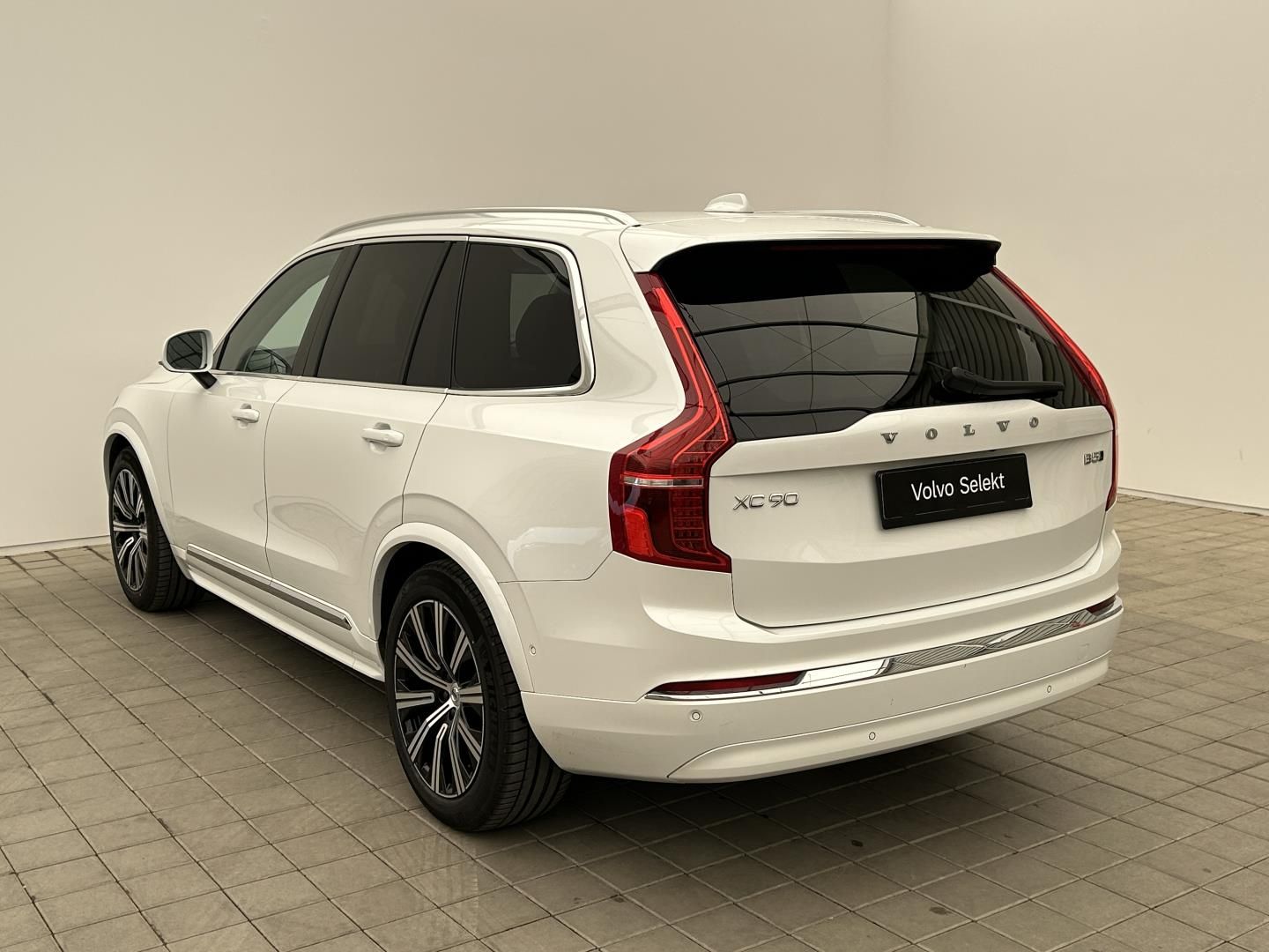 Volvo XC90, 2.0B5 184kW 4x4  Plus - fotka 4