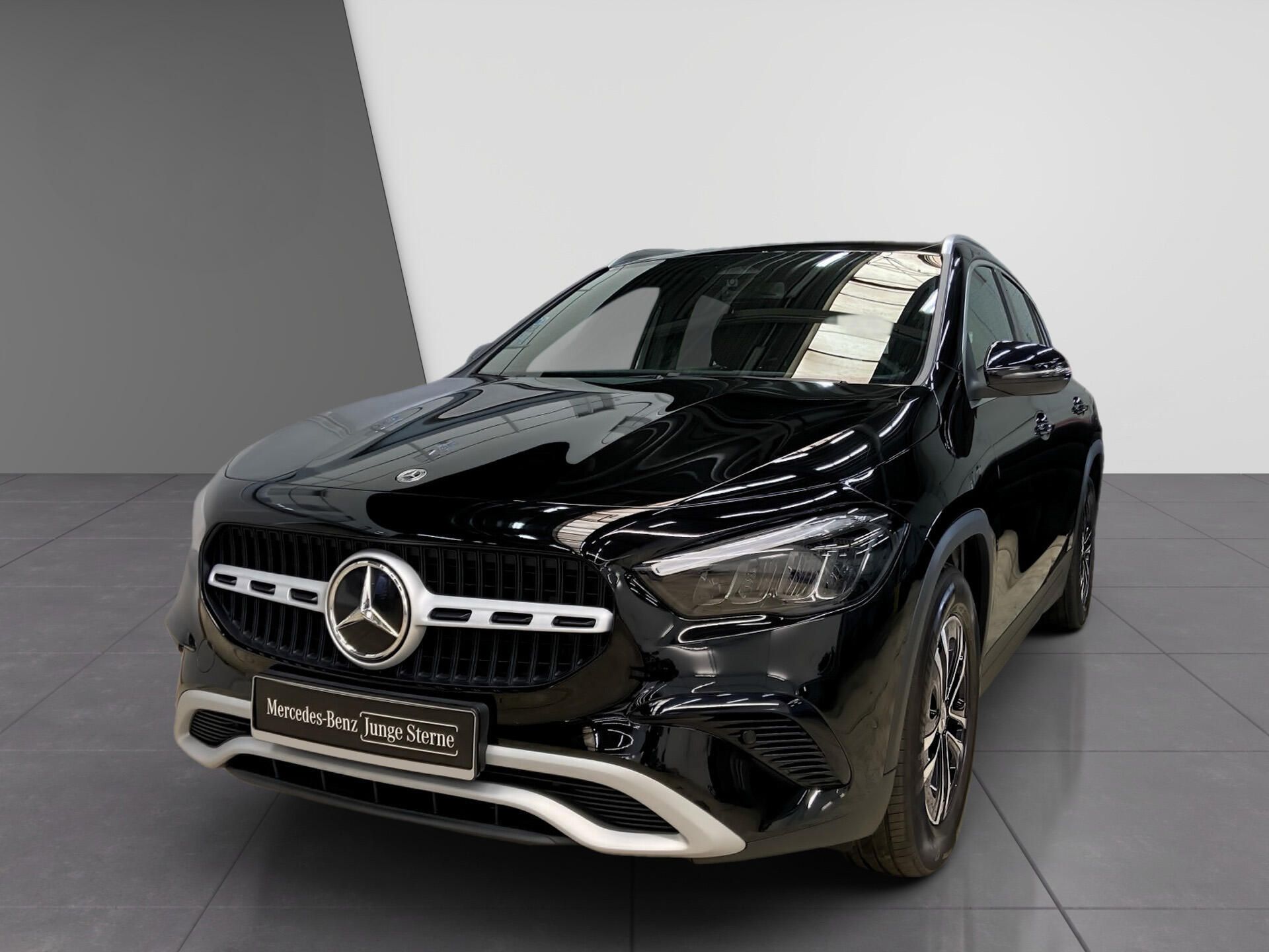 Mercedes-Benz GLA, 180 LED Kamera Vyhř.Volant