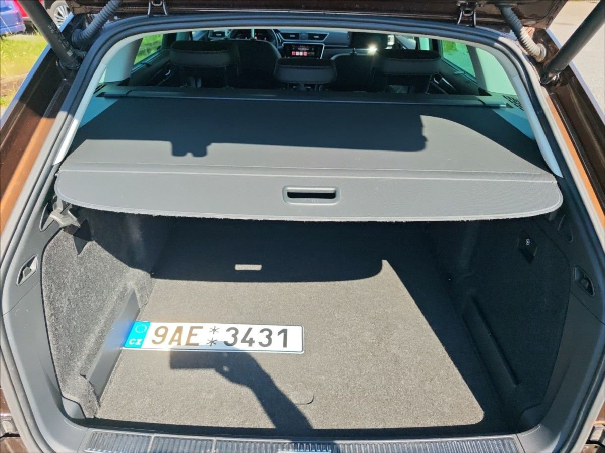 Škoda Superb, 1,5 TSI Laurin&Klement DSG - fotka 6