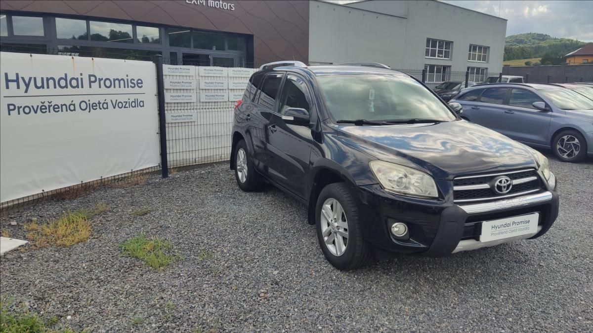 Toyota Rav4, 2,2 D-4D 4x4 SOL PREMIUM - fotka 2