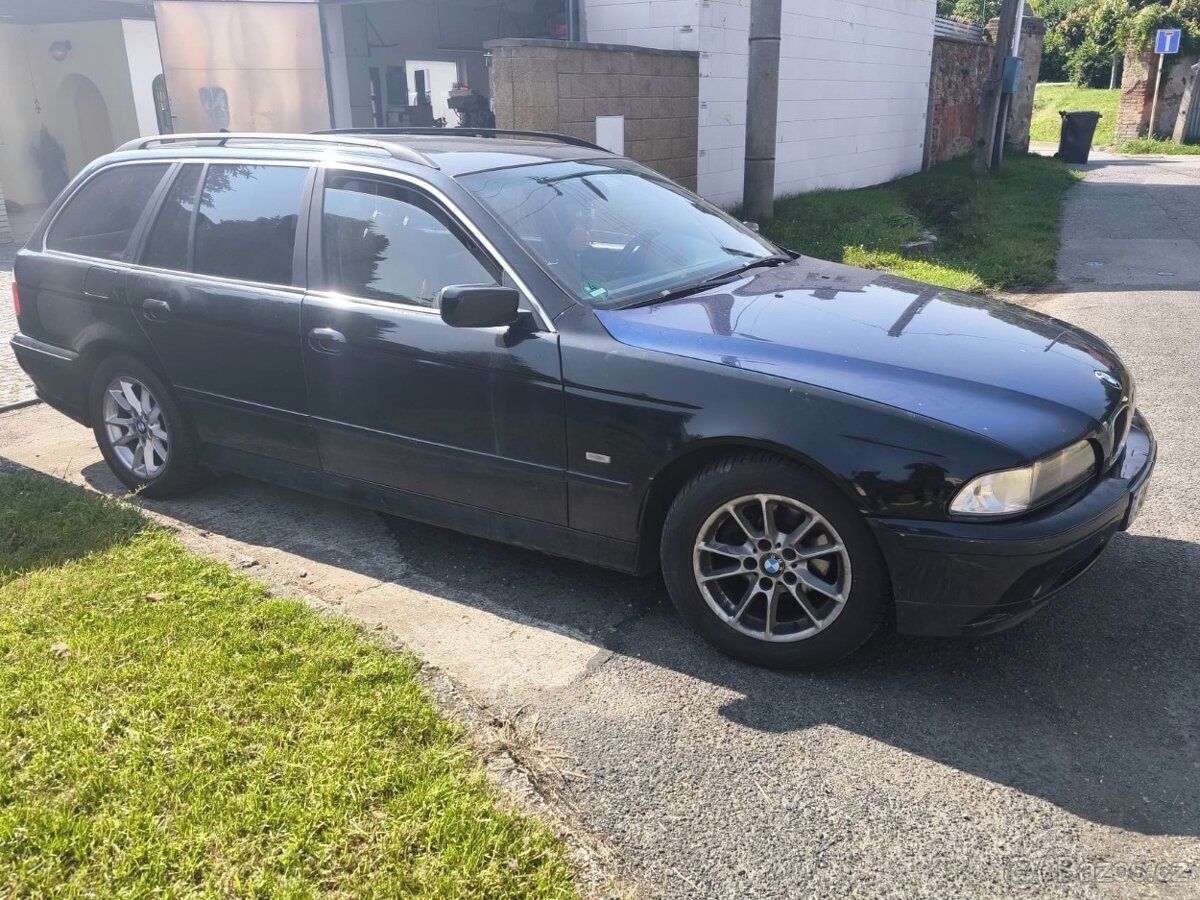 BMW Řada 5, BMW 525 E39