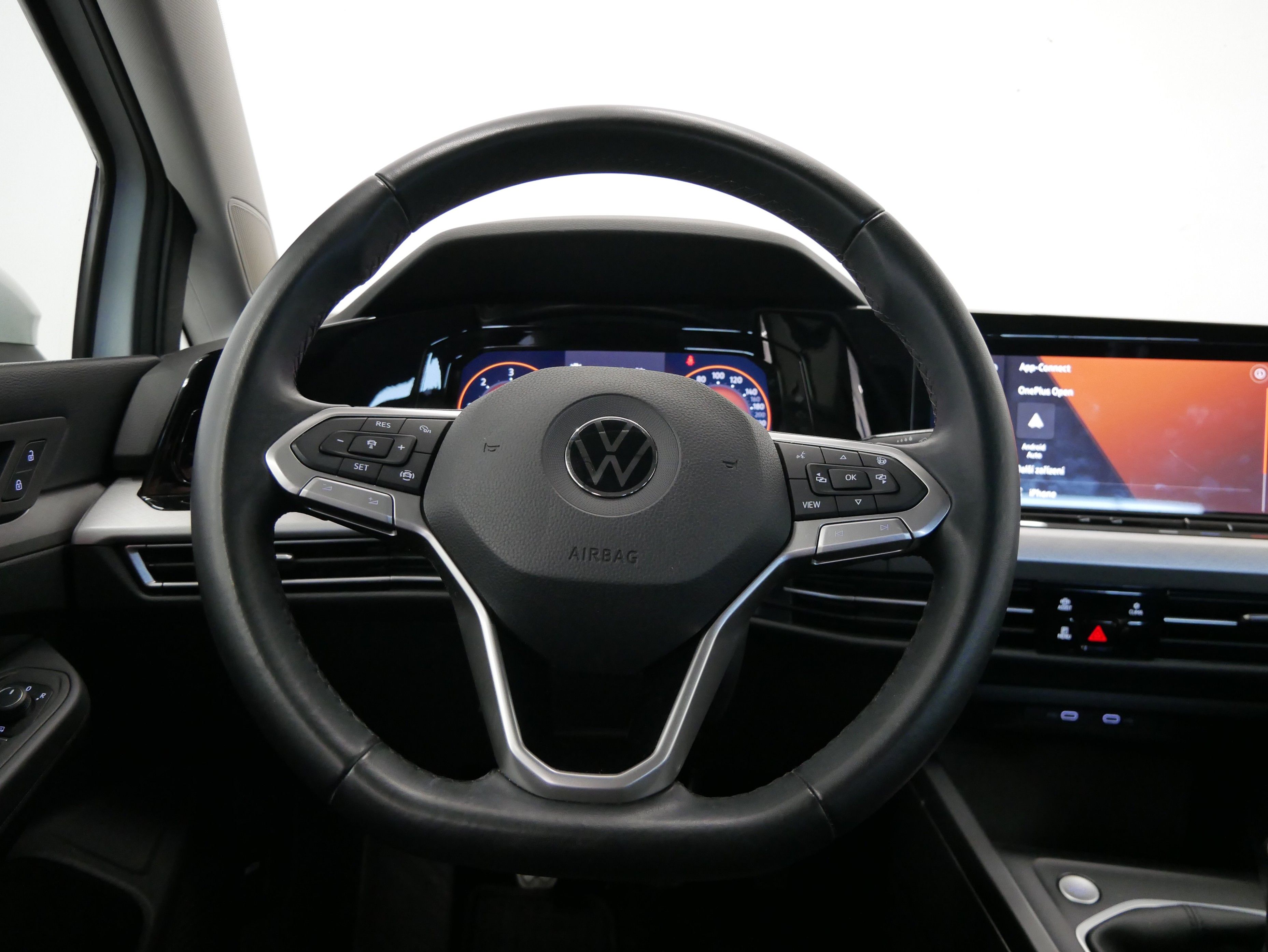 Volkswagen Golf, 2.0 TDI 85 kW Life - fotka 6