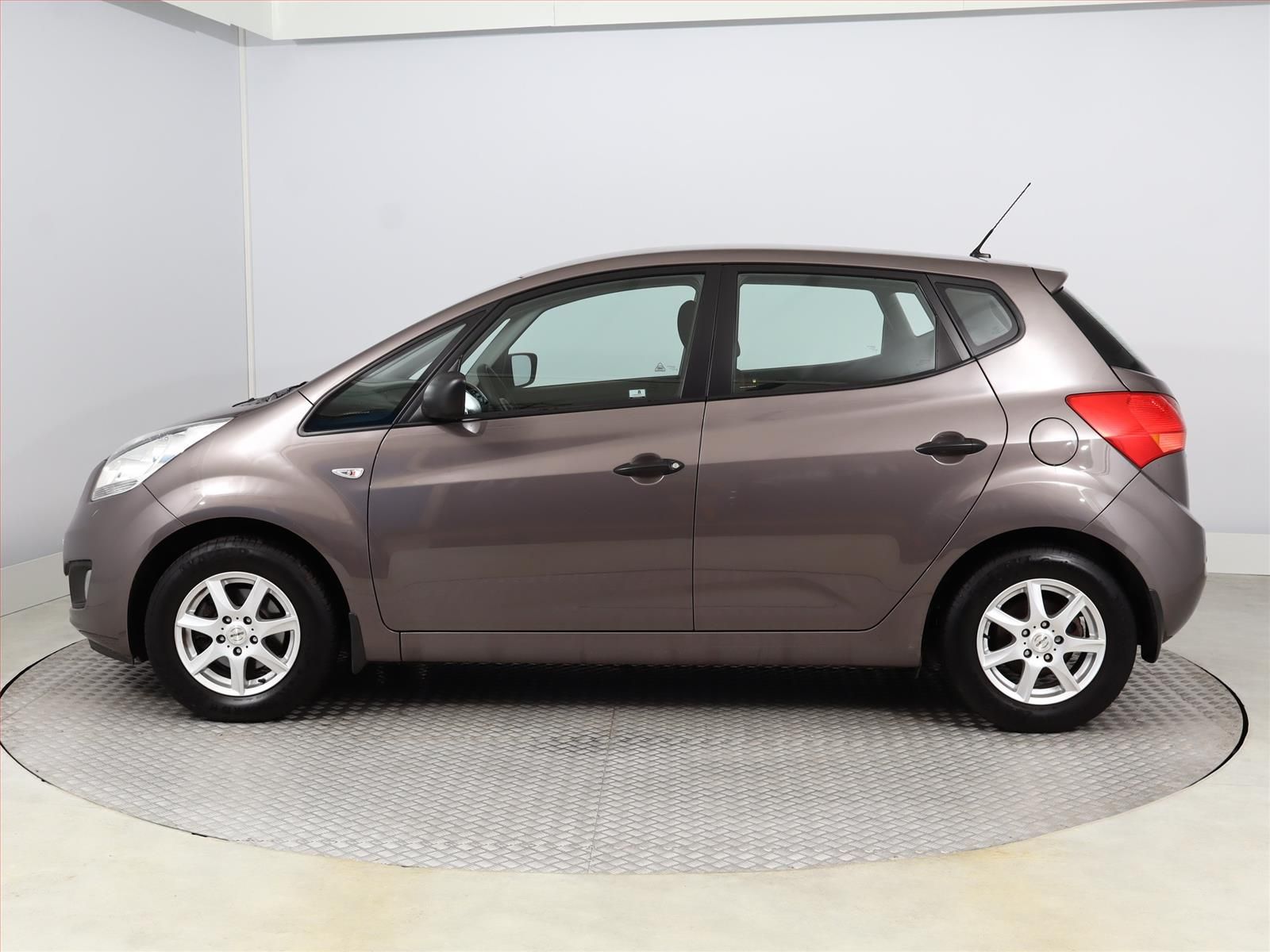 Kia Venga, 1.4 CVVT, ČR,1.maj, Serv.kniha - fotka 3