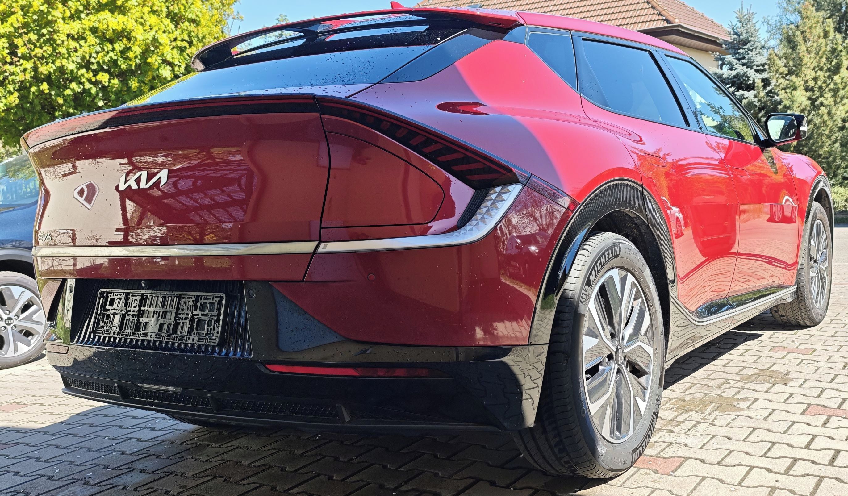 Kia EV6, baterie 77kWh RWD WLTP 528 km - fotka 3