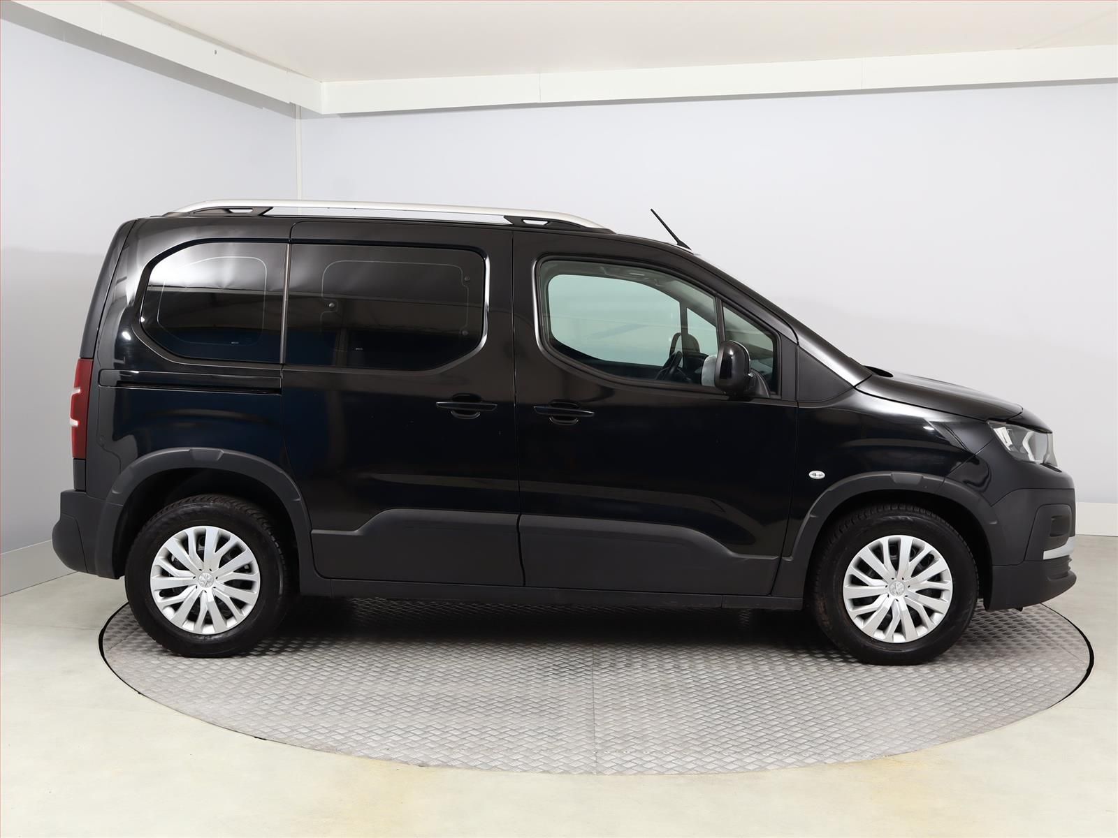 Peugeot Rifter, 1.5 BlueHDi, Active, 5Míst - fotka 6