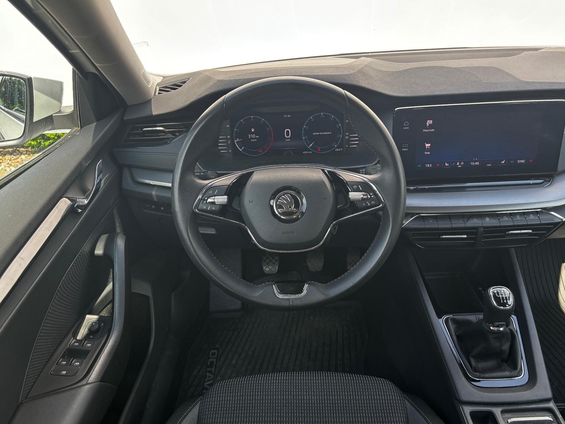 Škoda Octavia, Octavia Ambition 1.5 TSI / 110 - fotka 5