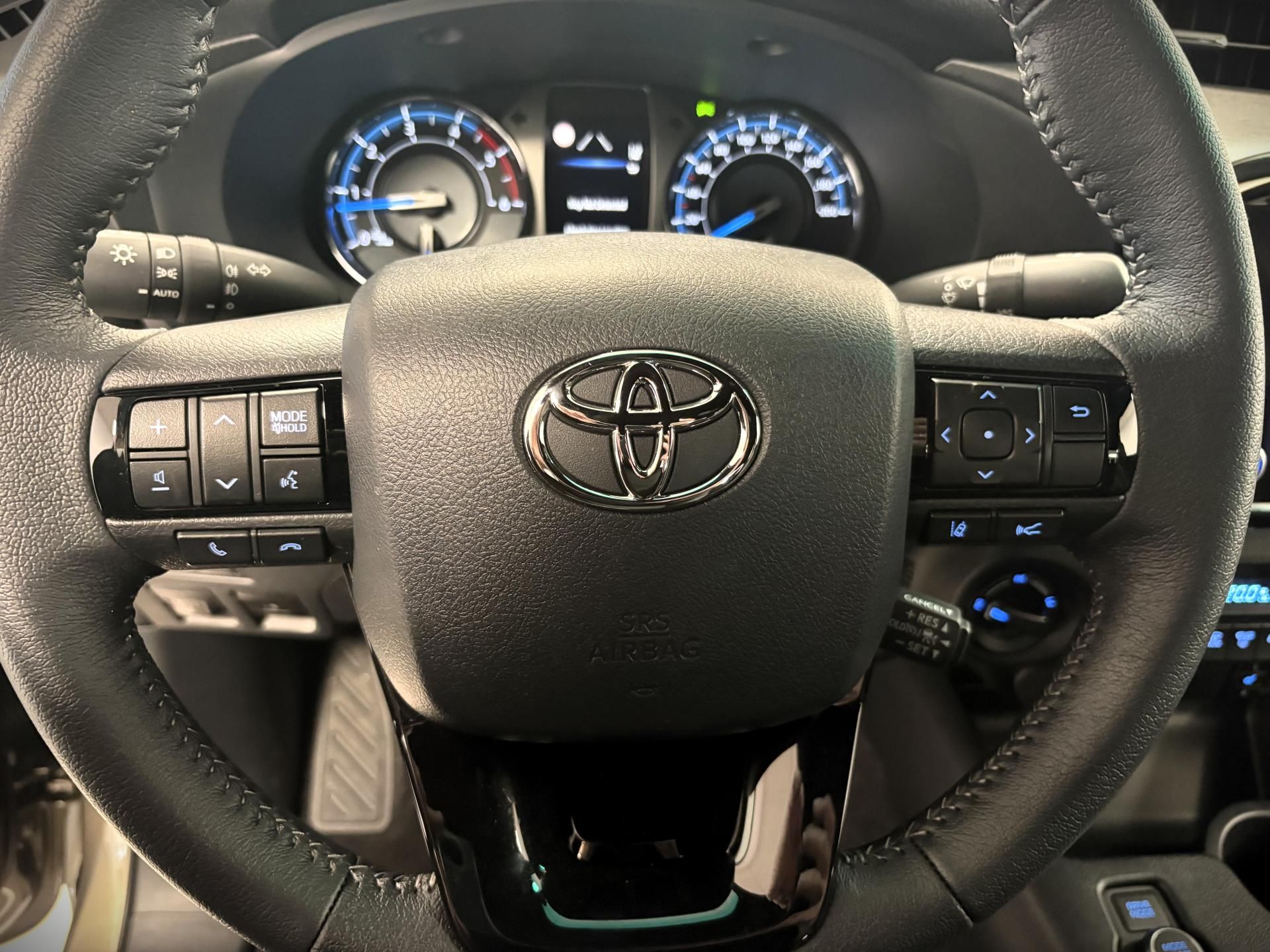 Toyota Hilux, 2,8 Diesel, 6st (4x4),4D Doubl - fotka 6