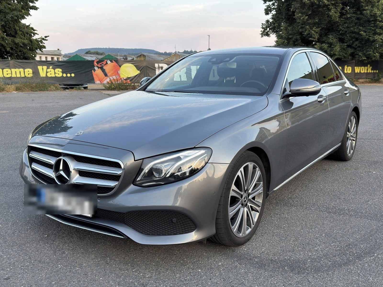 Mercedes-Benz Třídy E, ODPOČTOVÝ Mercedes-Benz E 220 - fotka 4