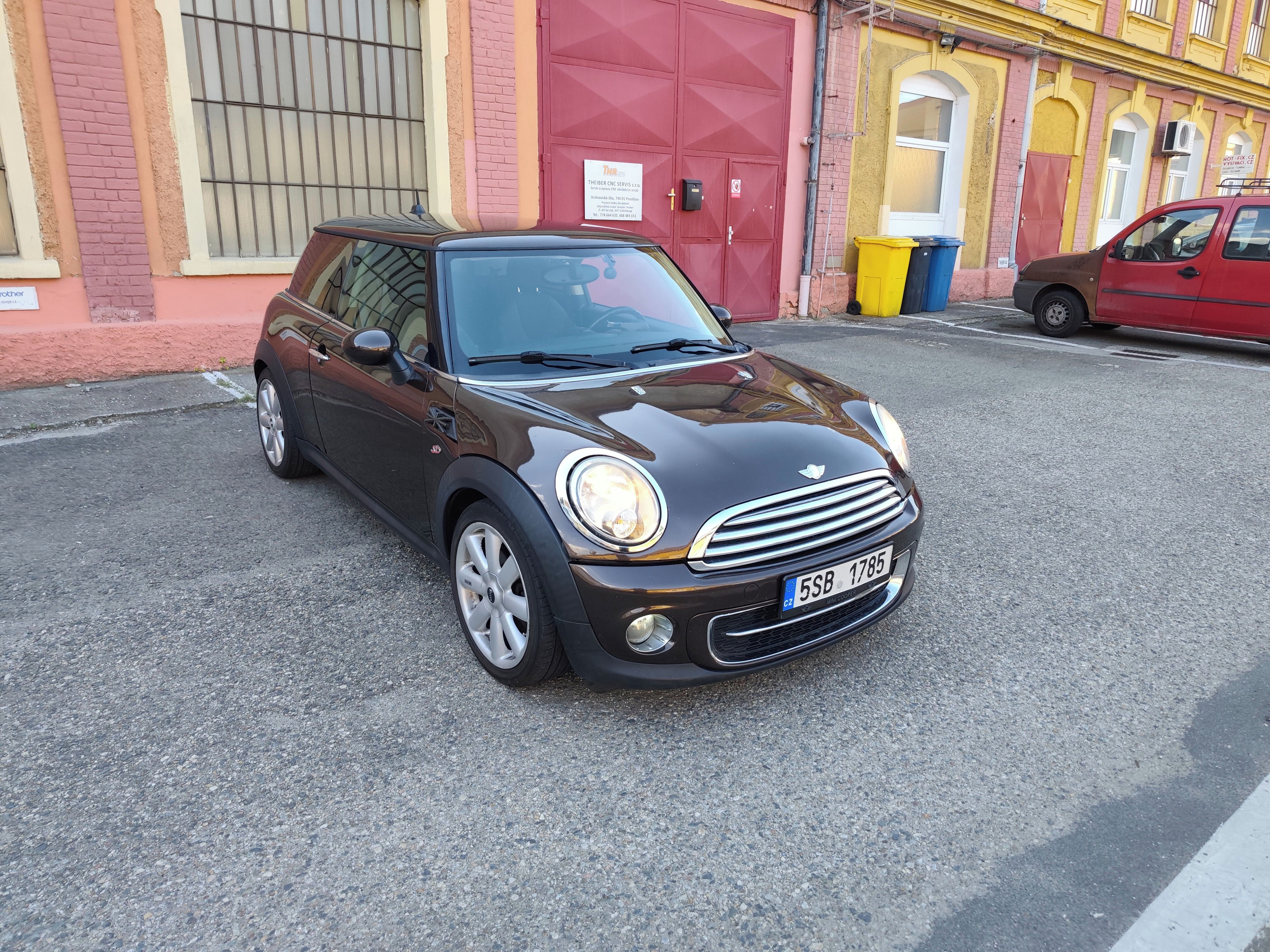 Mini One, Mini cooper 2011,navi,po go! - fotka 2