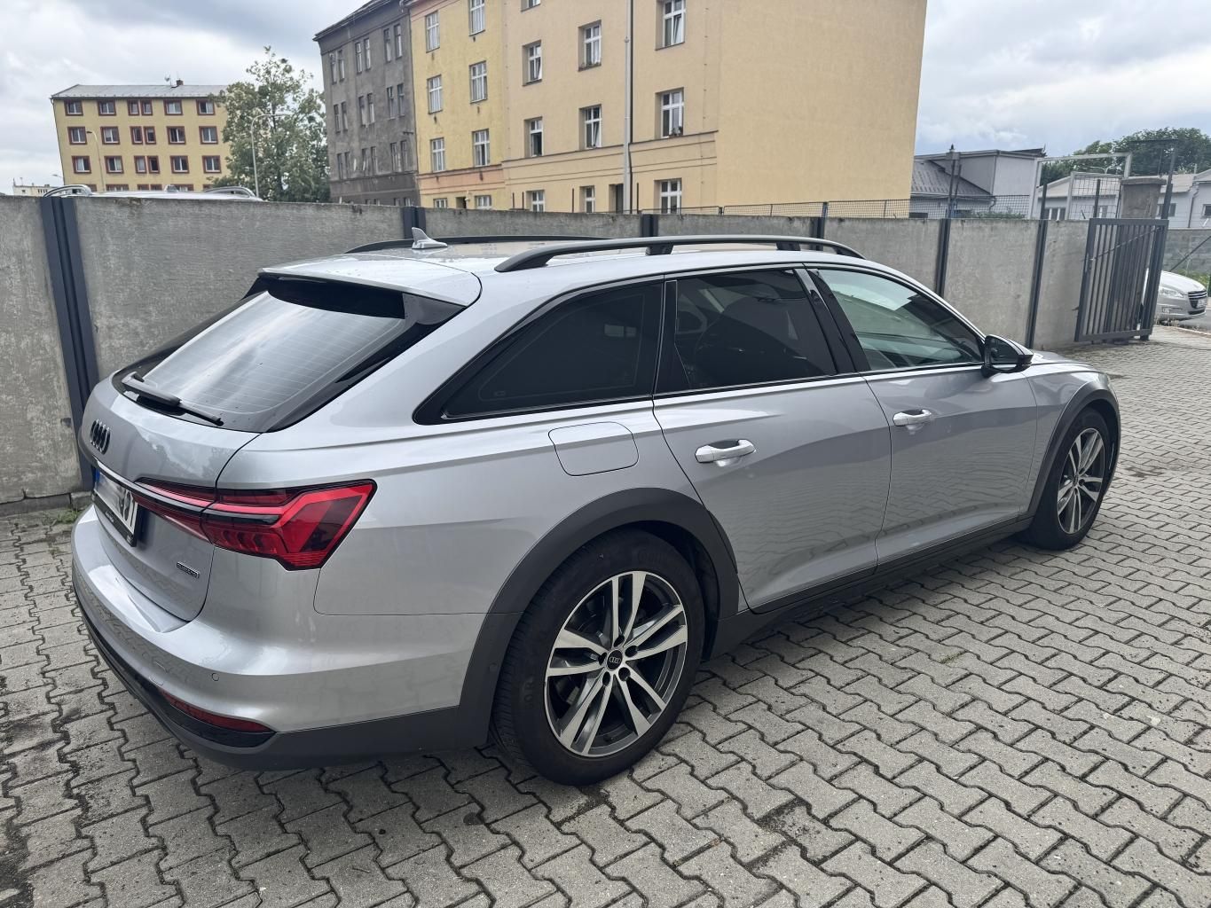Audi A6, Allroad 50 TDI quattro - fotka 5
