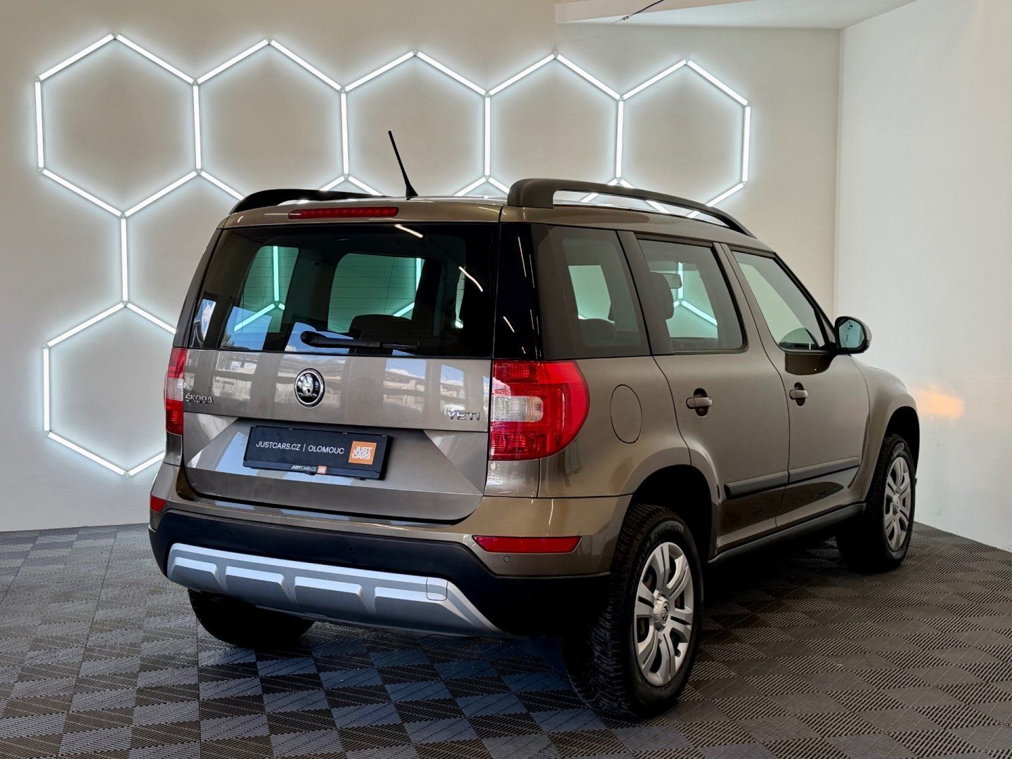 Škoda Yeti, 1.2 TSI 77kW OUTDOOR/1.maj/TZ - fotka 5
