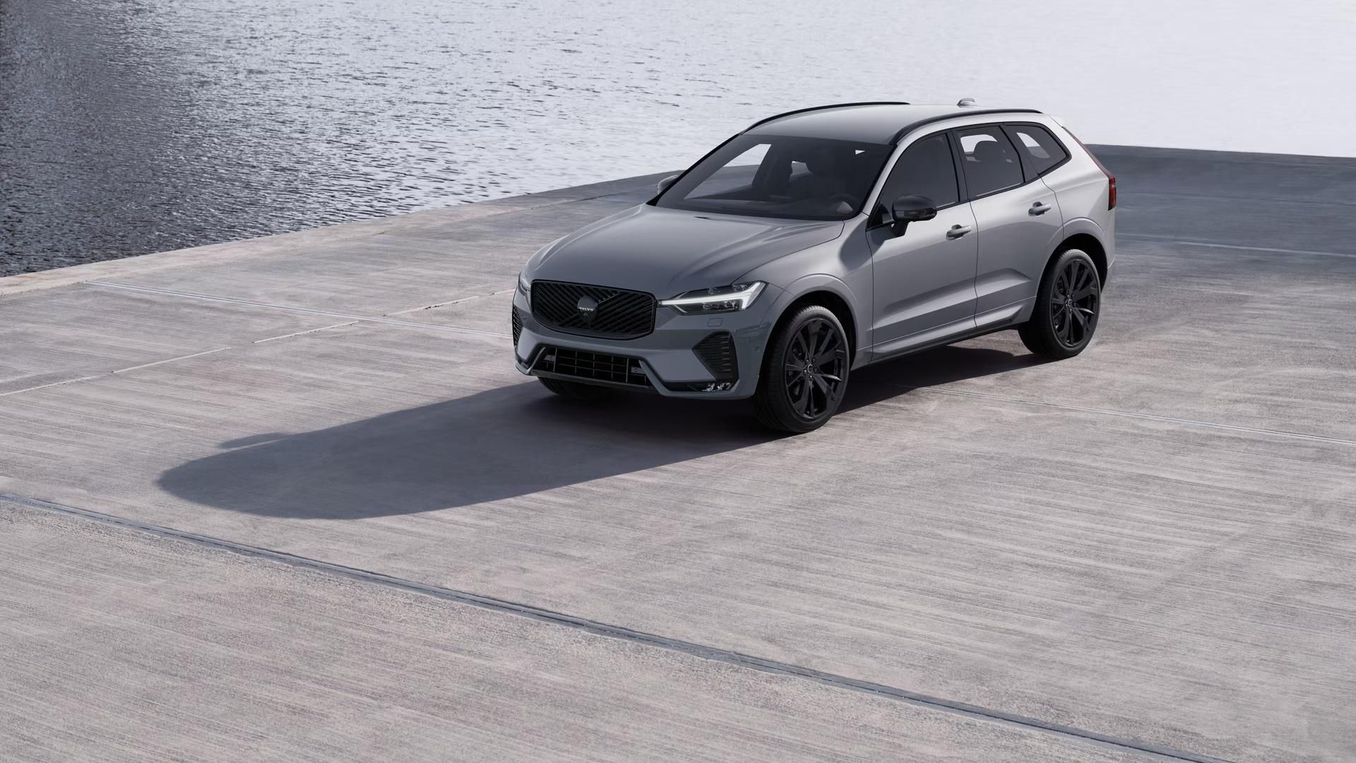 Volvo XC60, B5 AWD AUT PLUS BLACK EDITION - fotka 2
