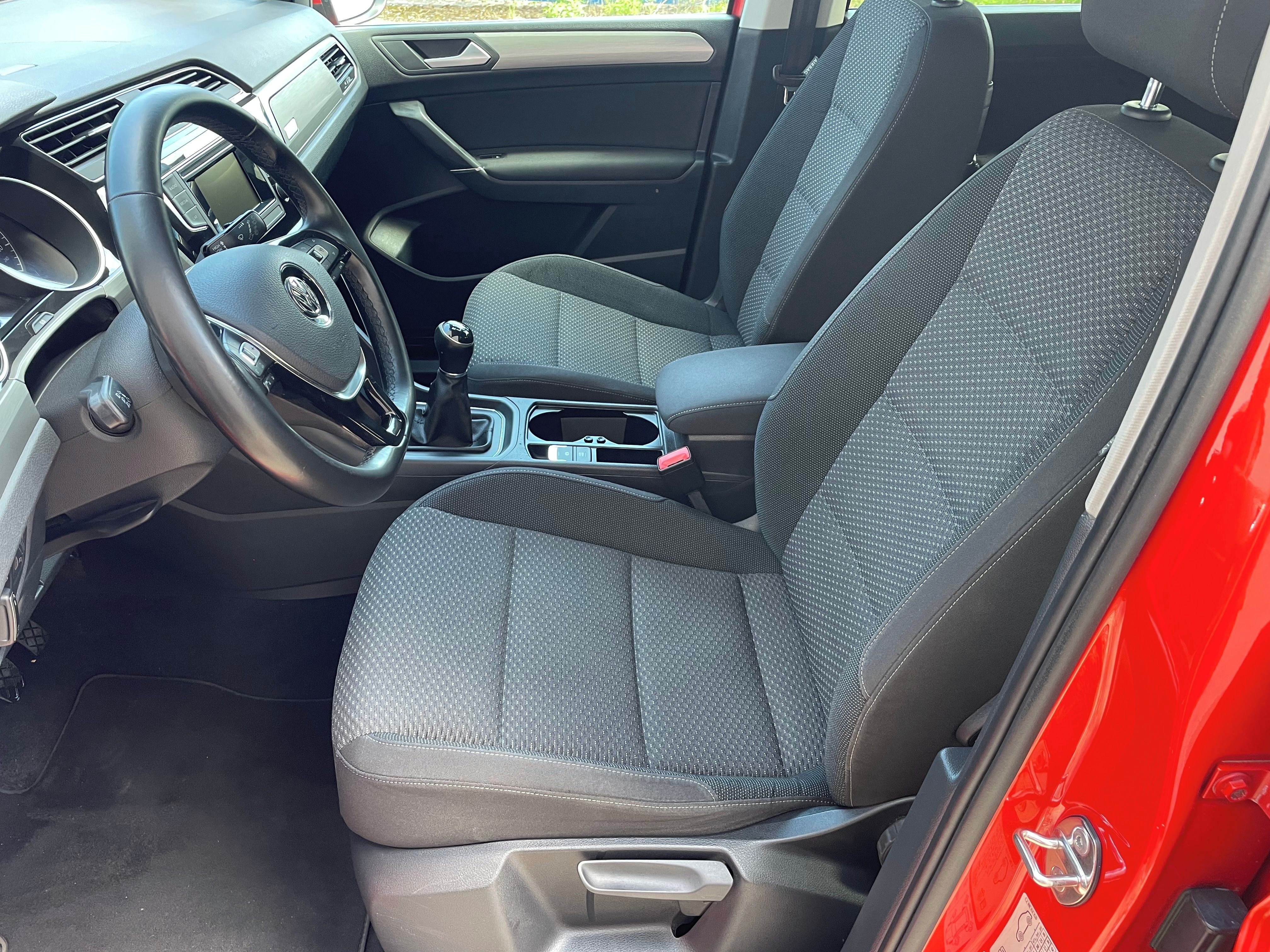 Volkswagen Touran, 1.2 TSI 81kW 7 míst - fotka 6