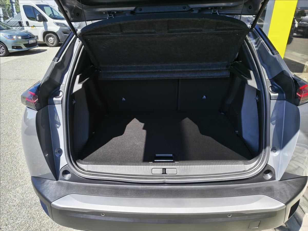 Peugeot 2008, 1,2   PT Allure - fotka 6