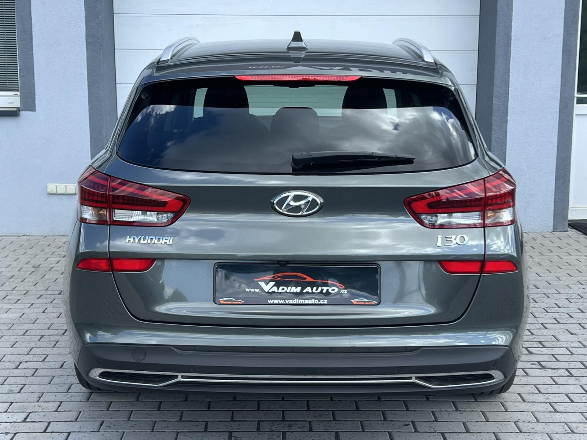 Hyundai i30, 1.5T-GDi 118kW STYLE AT KŮŽE - fotka 6