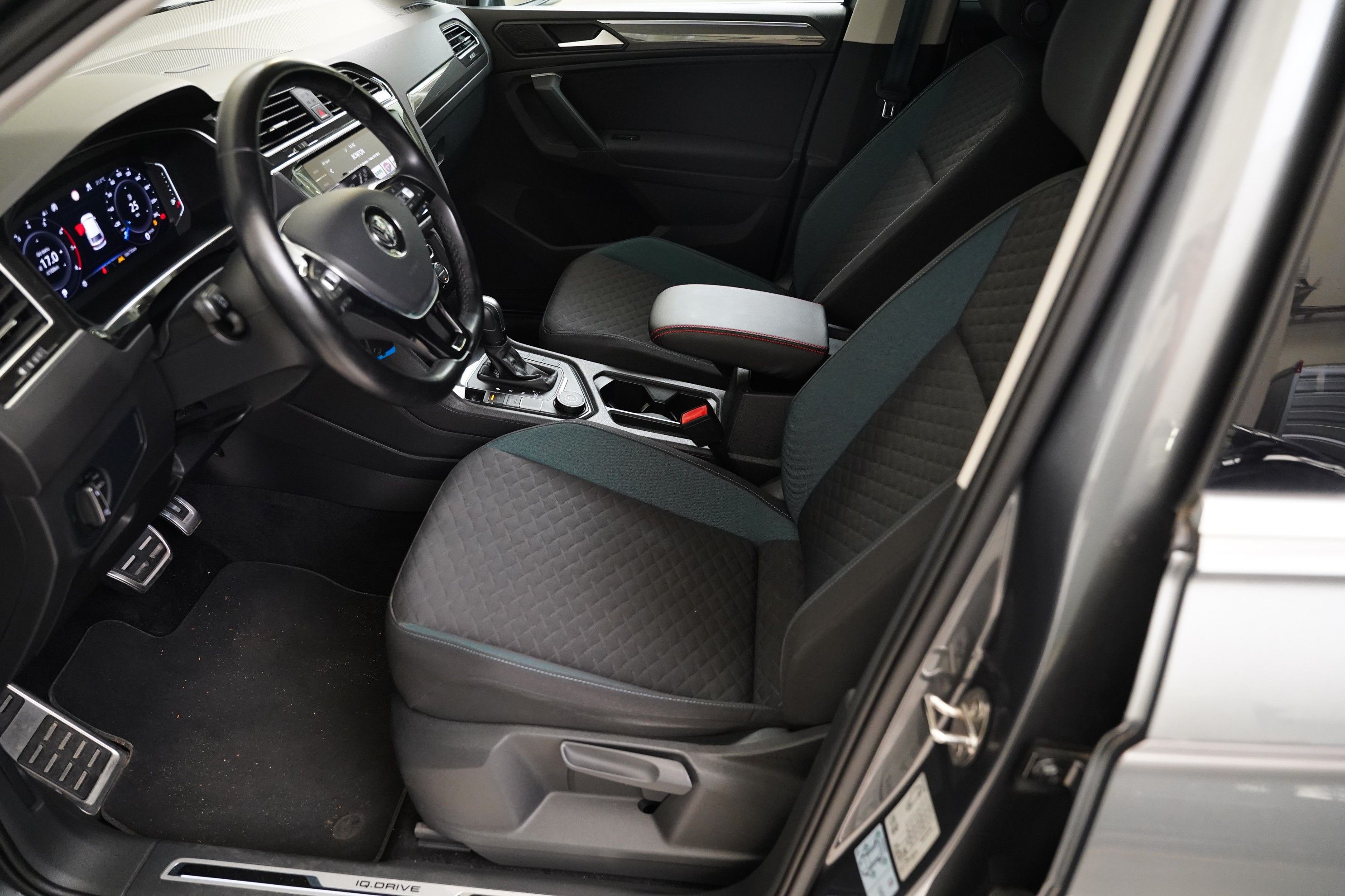 Volkswagen Tiguan, 2.0 TSI 140kW 4MOTION IQ.Drive - fotka 6