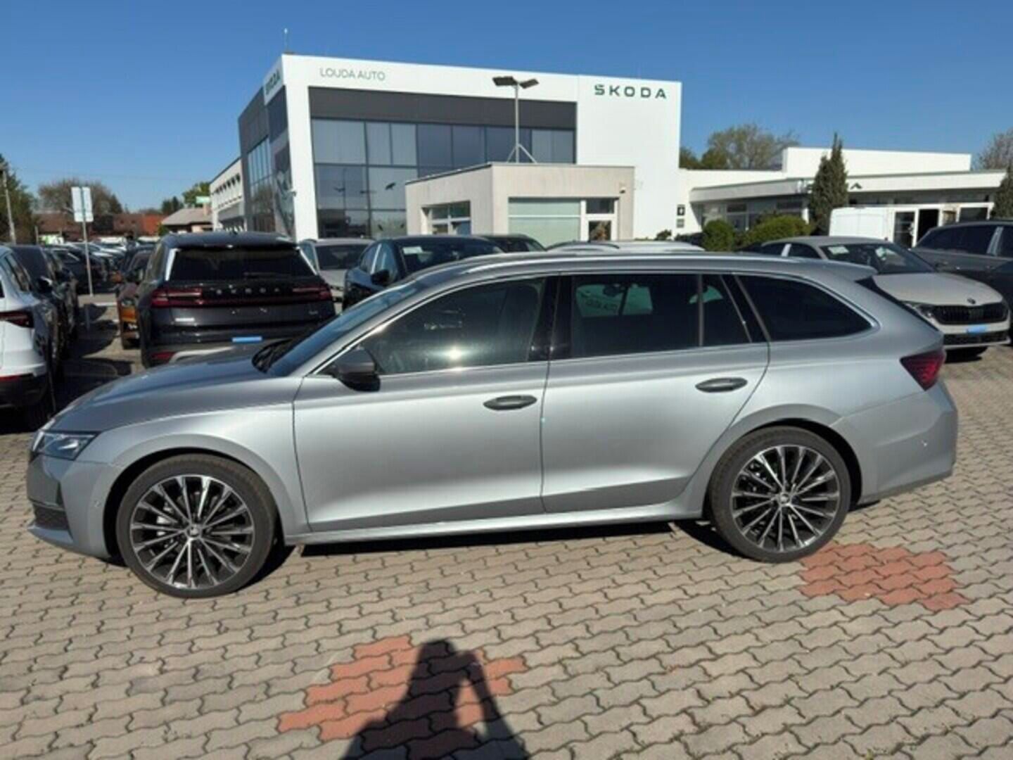 Škoda Octavia, Combi Exclusive Selection 2,0 - fotka 3