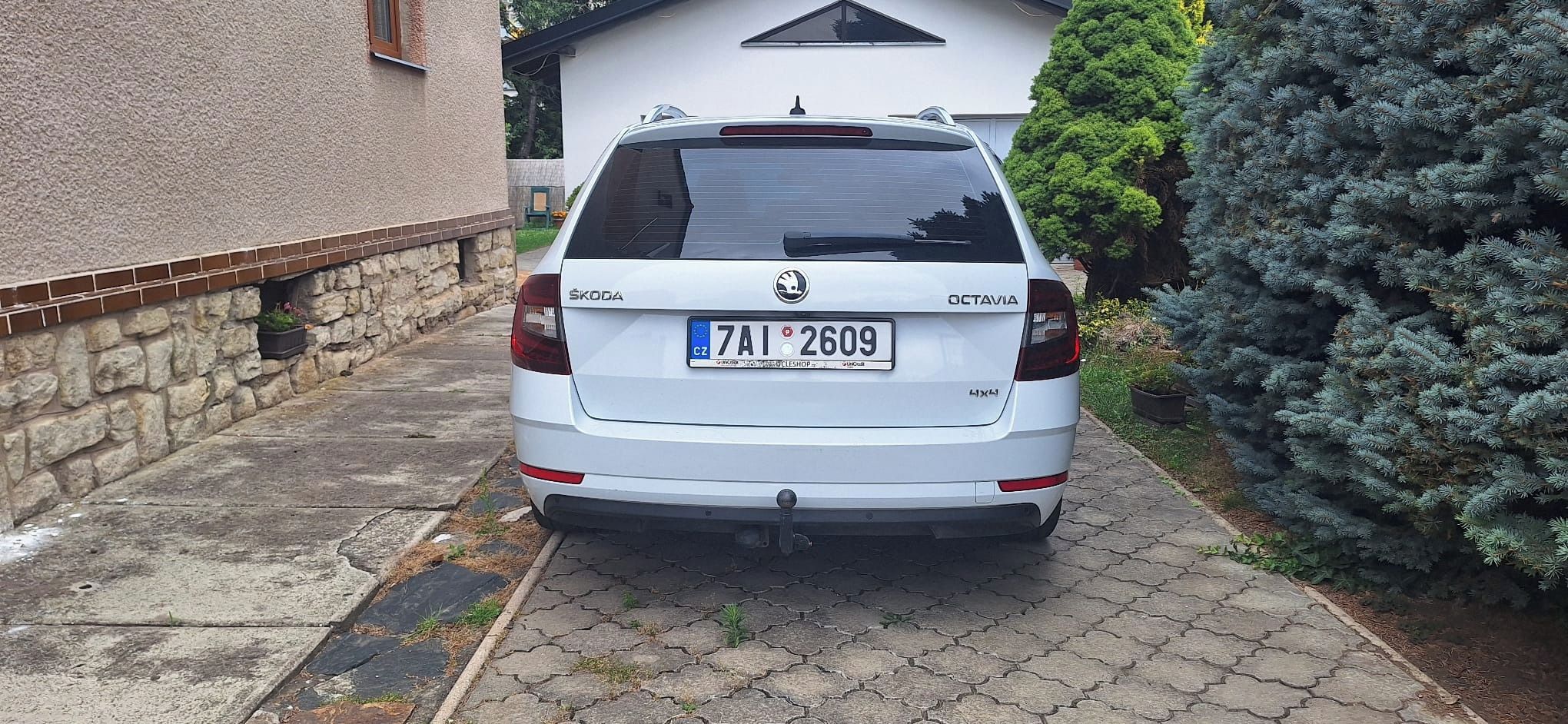 Škoda Octavia, 2.0 TDi L&K 4x4 135kW - fotka 3