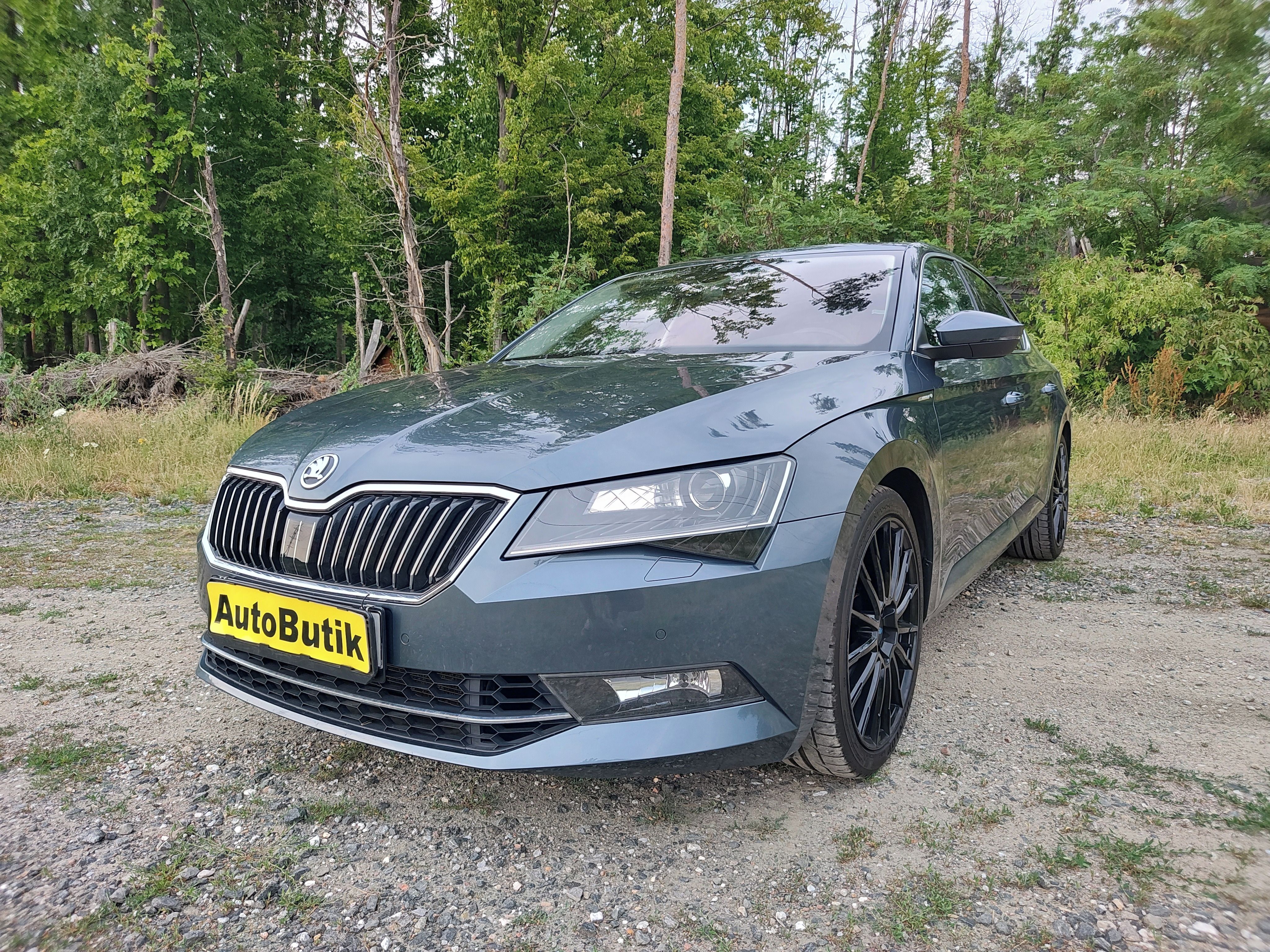 Škoda Superb, 2.0TSI Individual,dsg ČR původ - fotka 3
