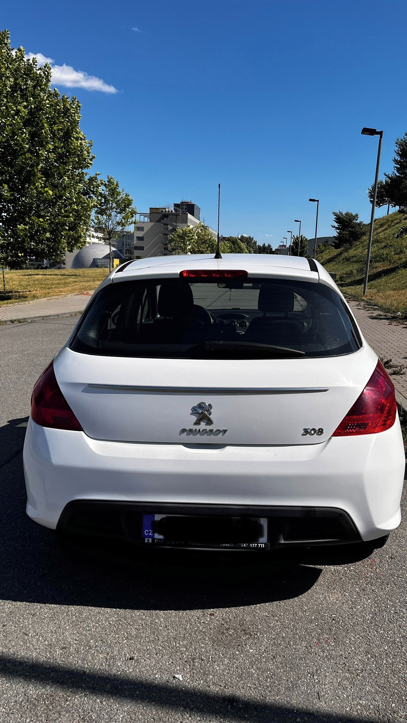 Peugeot 308, 1,4 benzín,72 kW,ČR, 1.majitel - fotka 4