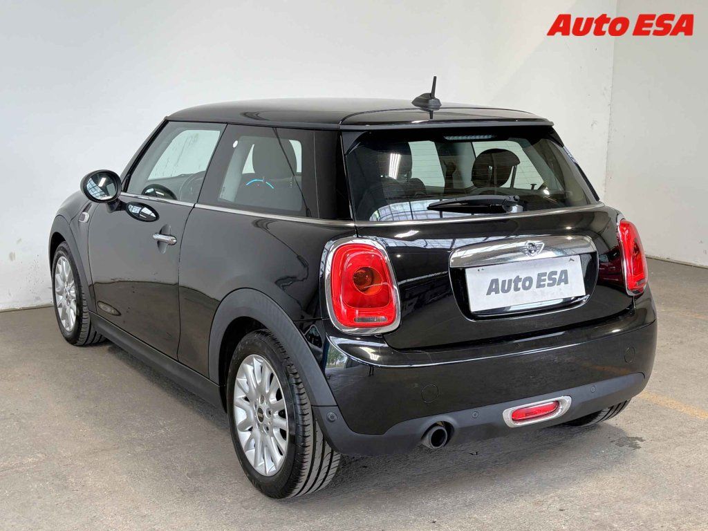Mini Cooper, 1.5,navi,+ kola - fotka 6