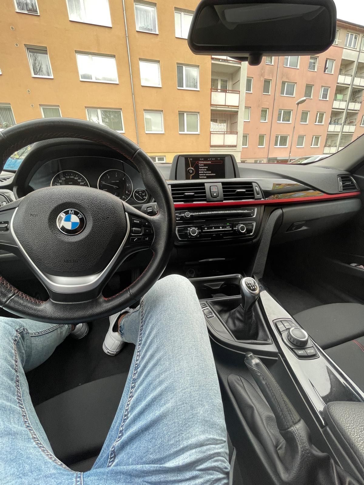 BMW Řada 3, Prodám BMW 318d Touring (F31) - fotka 4