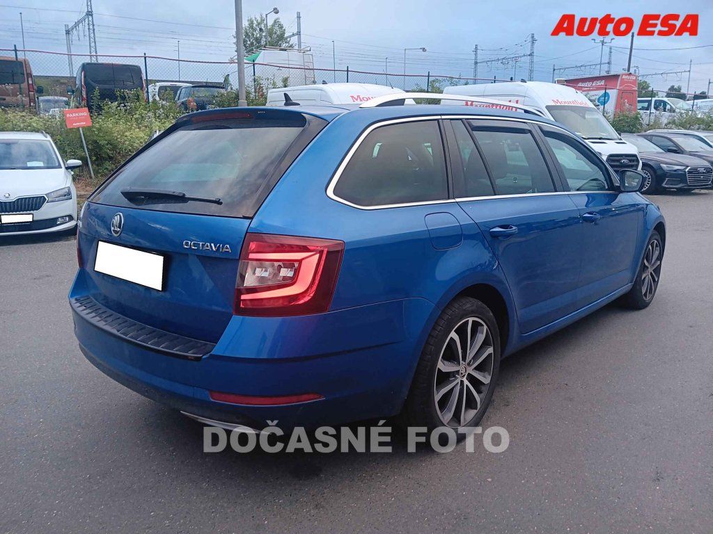 Škoda Octavia, 2.0TDI,ČR - fotka 2