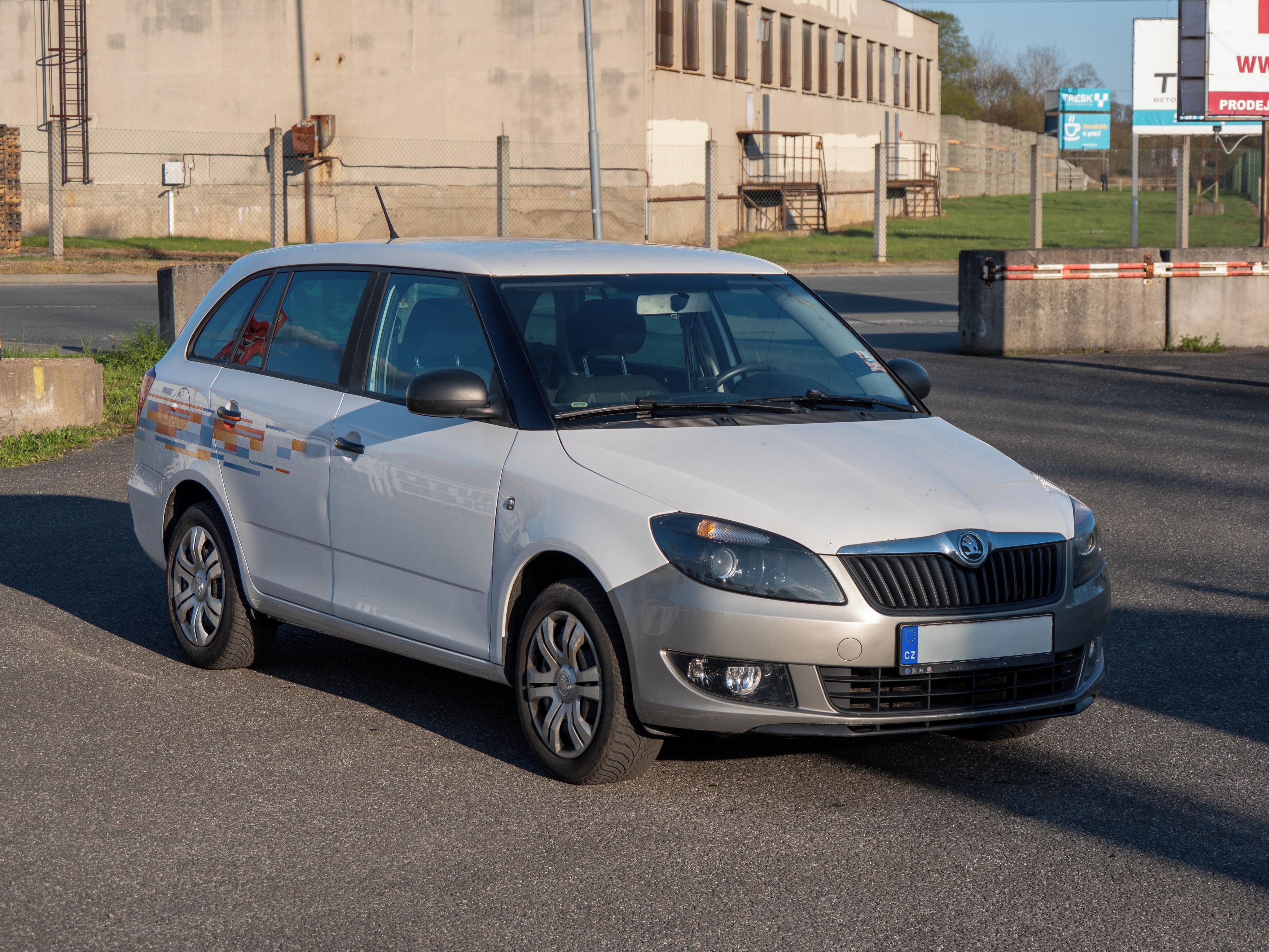 Škoda Fabia, 1.4 63kW - pečlivě udržováno - fotka 4